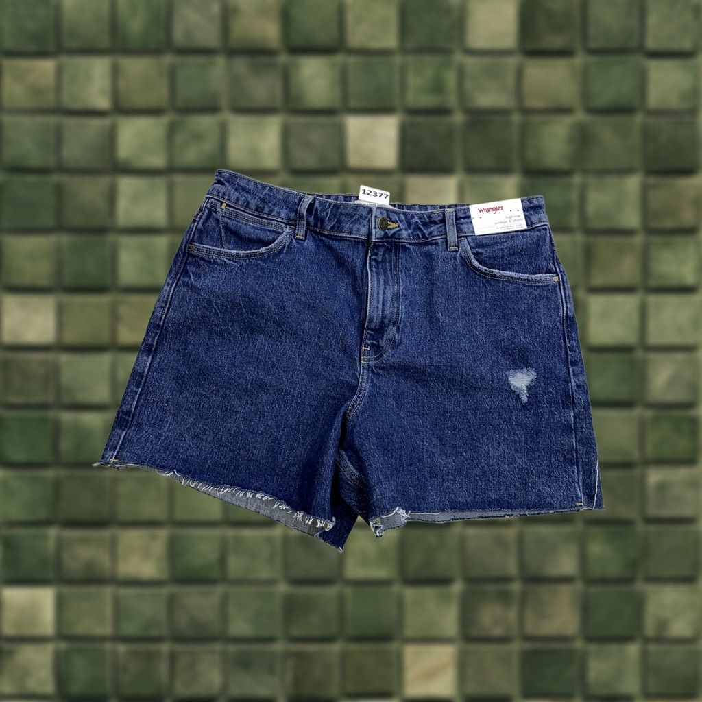 Wrangler VINTAGE Wrangler High Rise Distressed Cut-Off 4” Short Women’s 31 Blue NWT-12377 Size 24" / US 00 / IT 34 - 1 Thumbnail