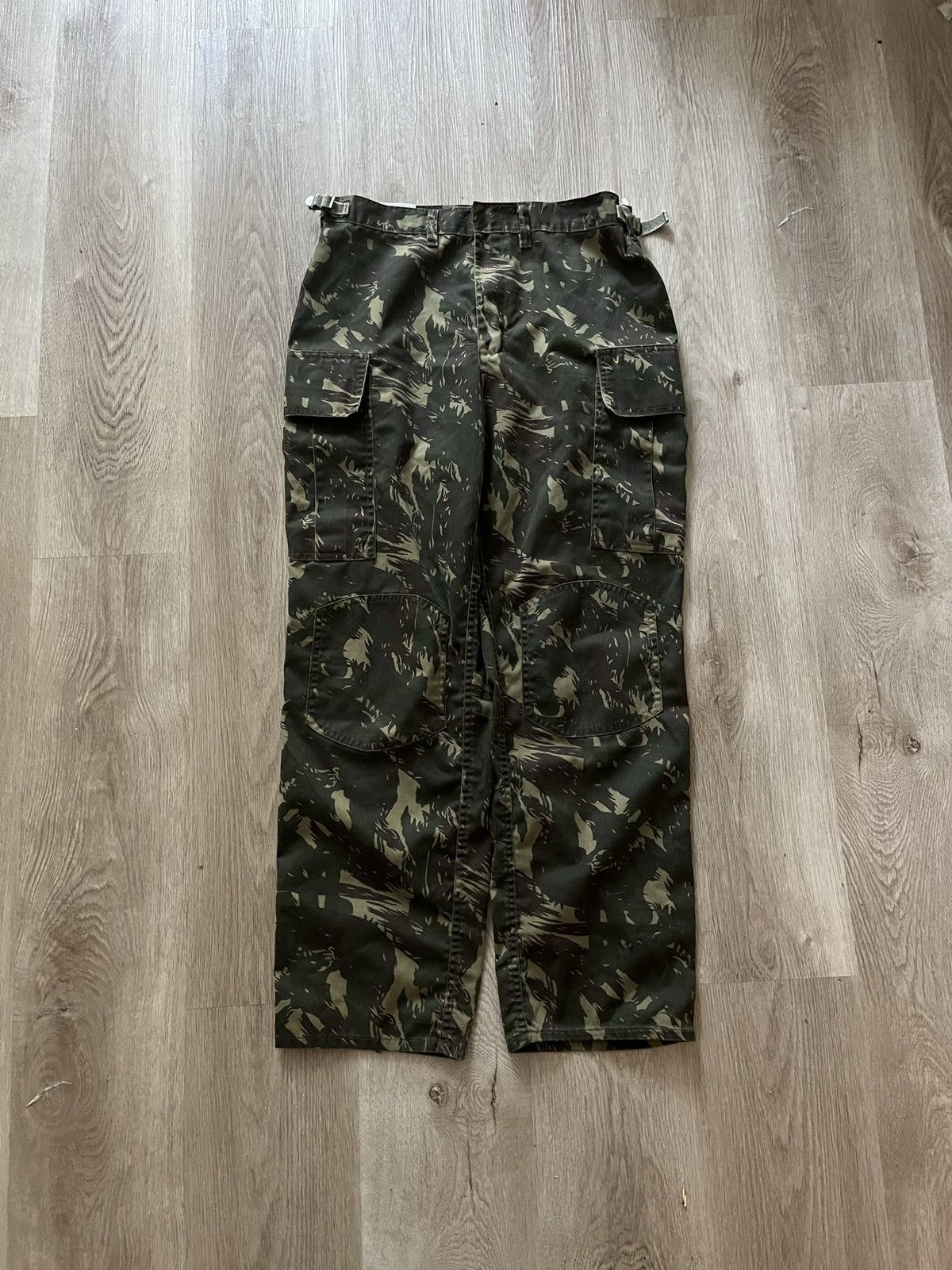 Vintage 1998 Original Brazil Army Issue Lizard Camo Trousers Size US 32 / EU 48 - 1 Thumbnail
