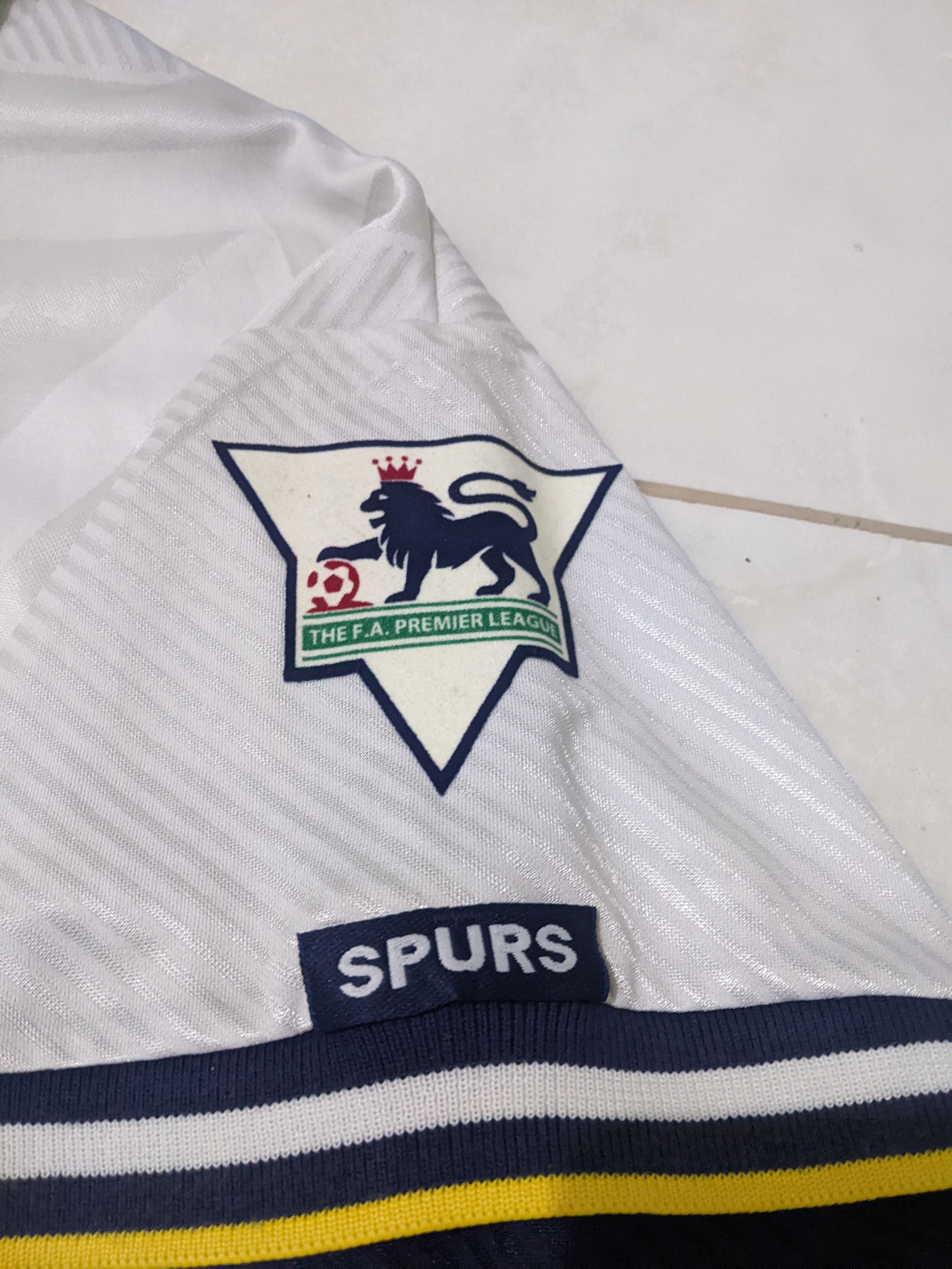 Umbro Jersey Tottenham Hotspur 1994 hime Klinsmann football shirt Size US L / EU 52-54 / 3 - 10 Thumbnail