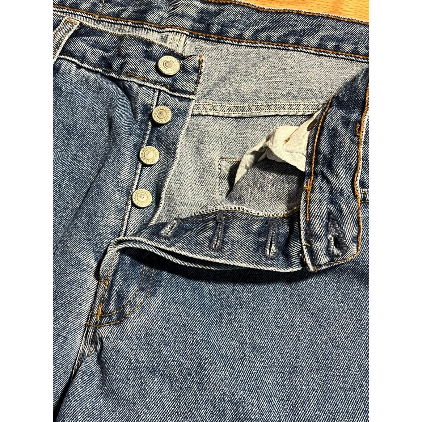 Levi's Vintage Levi’s Men’s 501 Button Fly USA Made Jeans 34x36 Size US 34 / EU 50 - 2 Thumbnail