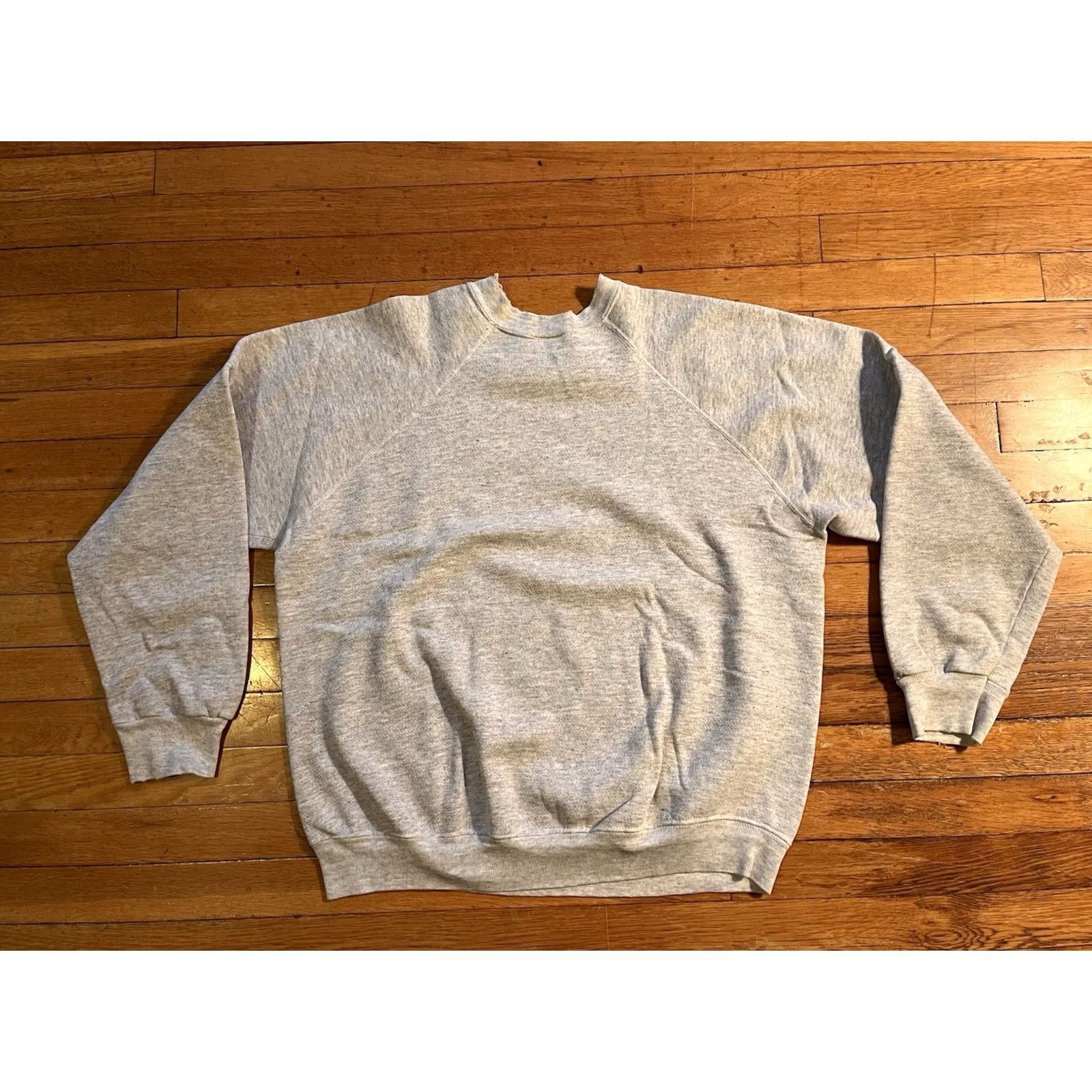 Vintage VINTAGE Northern Exposure Cicely Alaska Sweater Men’s XL Grey 90s Logo Embroidered Pullover Sweatshirt Weathered Size US XL / EU 56 / 4 - 6 Thumbnail