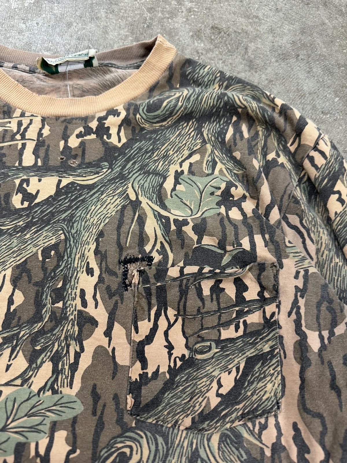 Mossy Oaks Vintage 90s Mossy Oak Original Camo LS Pocket T-Shirt Size US XL / EU 56 / 4 - 8 Thumbnail