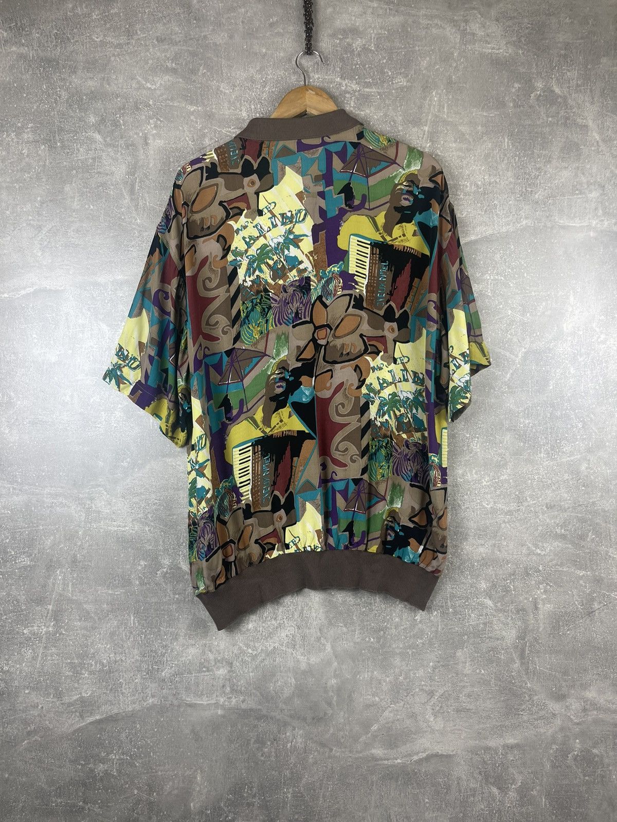 Yves Saint Laurent Vintage Yves Saint Laurent Tricots Abstract Polo Grap Shirt Size US XL / EU 56 / 4 - 6 Thumbnail