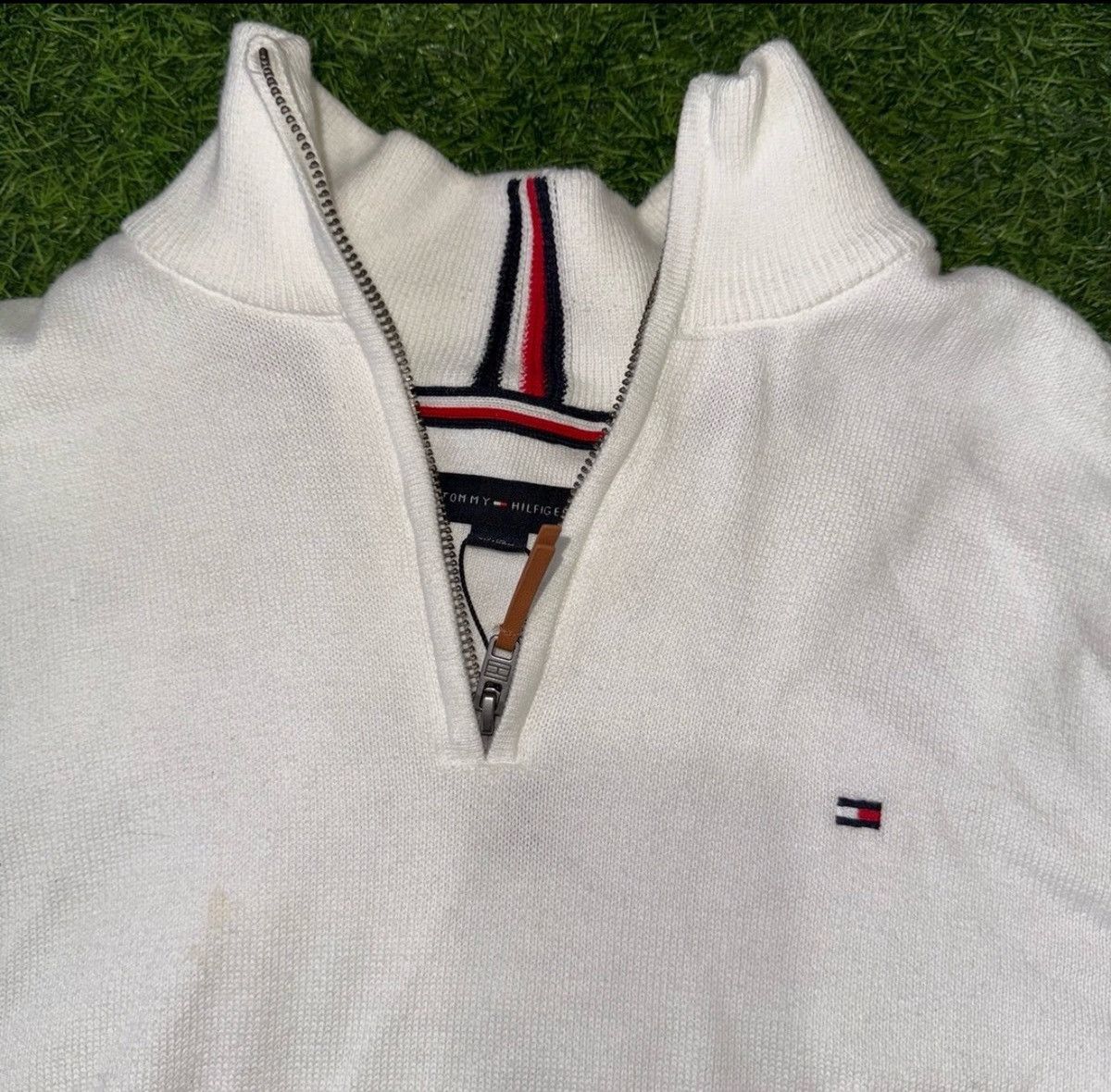 Tommy Hilfiger × Vintage Tommy Hilfiger White Long Sleeve Sweater Size large soft Size US L / EU 52-54 / 3 - 2 Thumbnail
