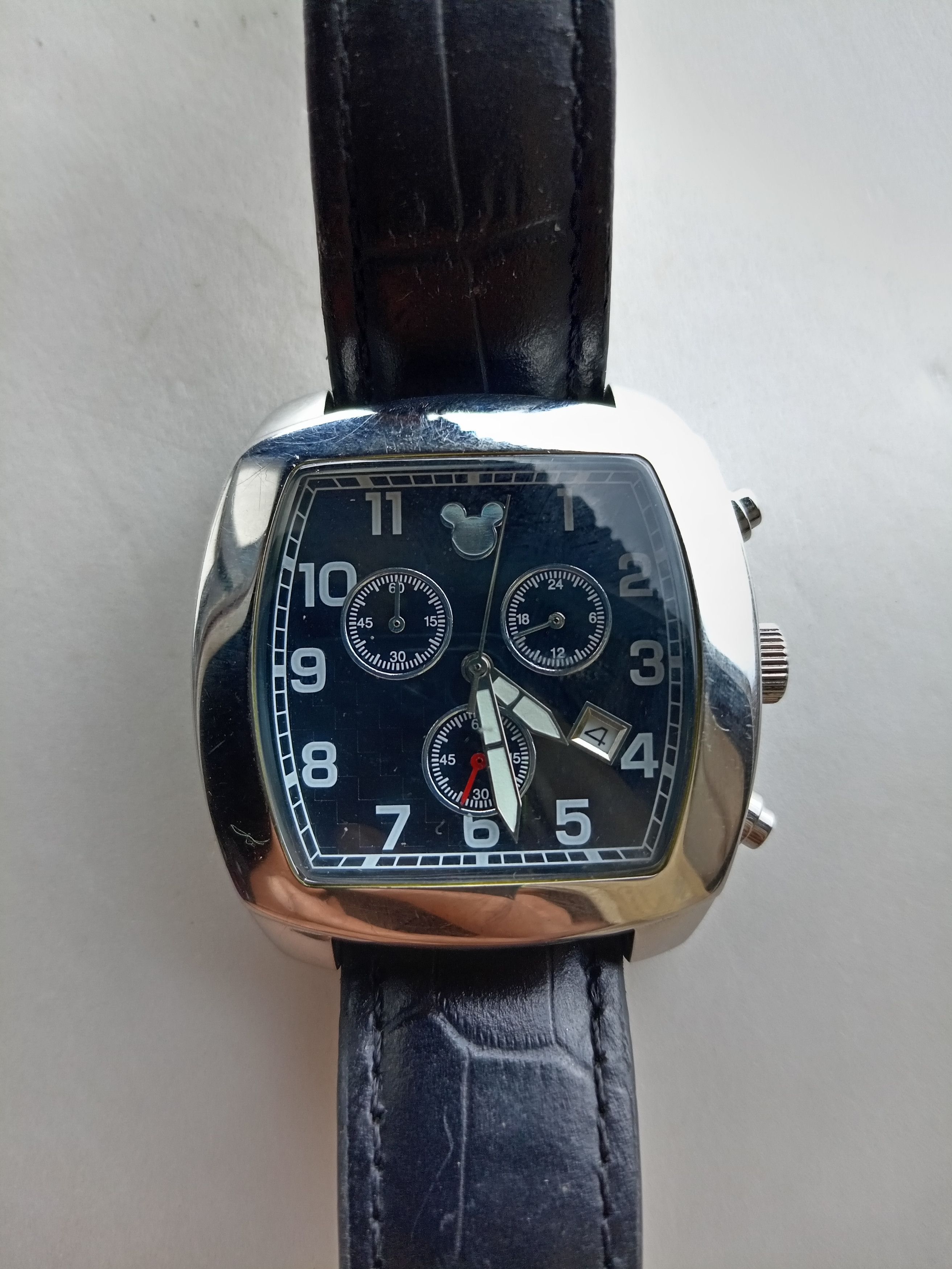 Disney Disney mickey mouse chronograph quartz watch Size ONE SIZE - 1 Thumbnail