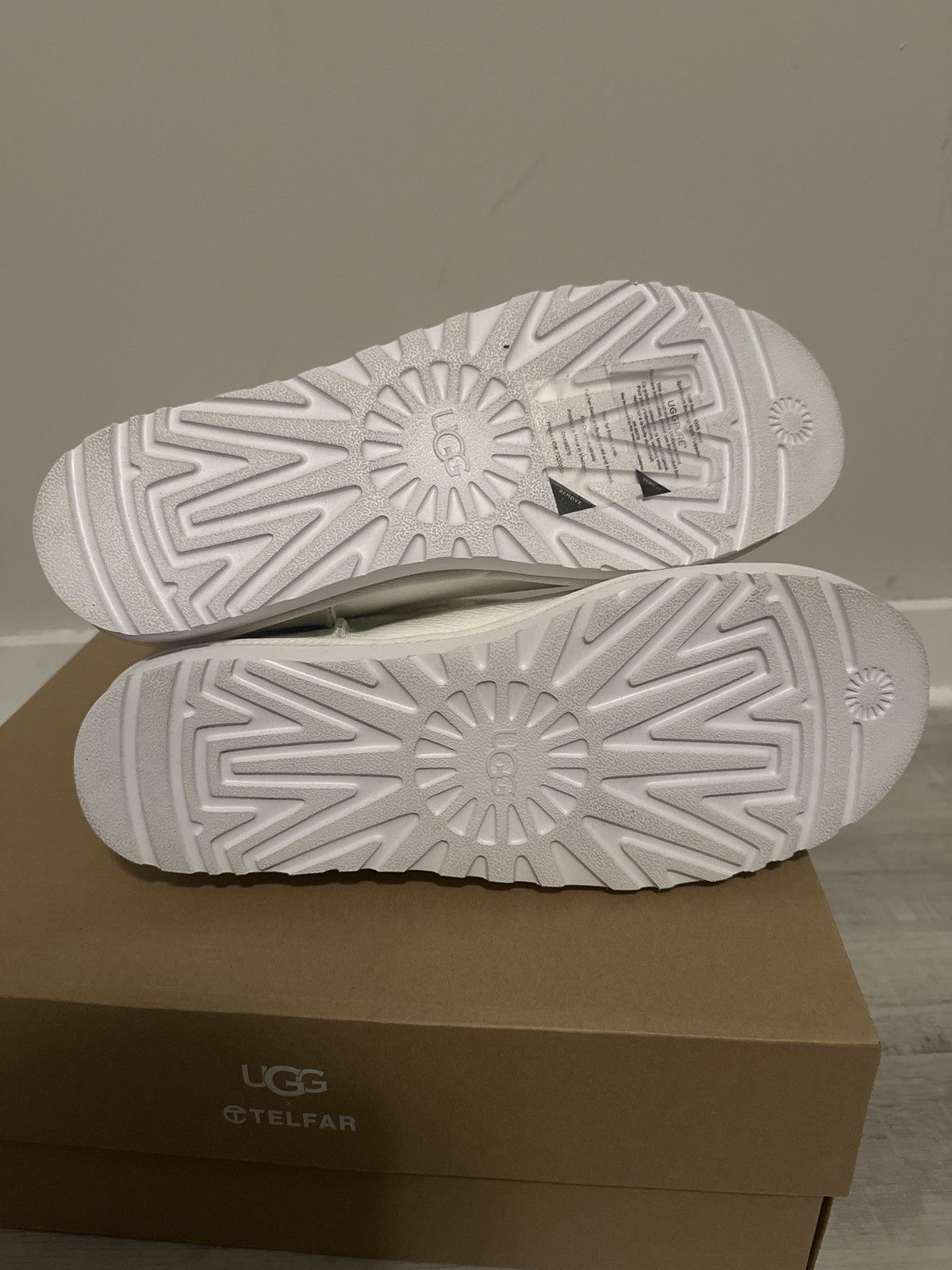 Telfar × Ugg Telfar Ugg Logo Mini Crinkle White Size US 13 / EU 46 - 3 Thumbnail