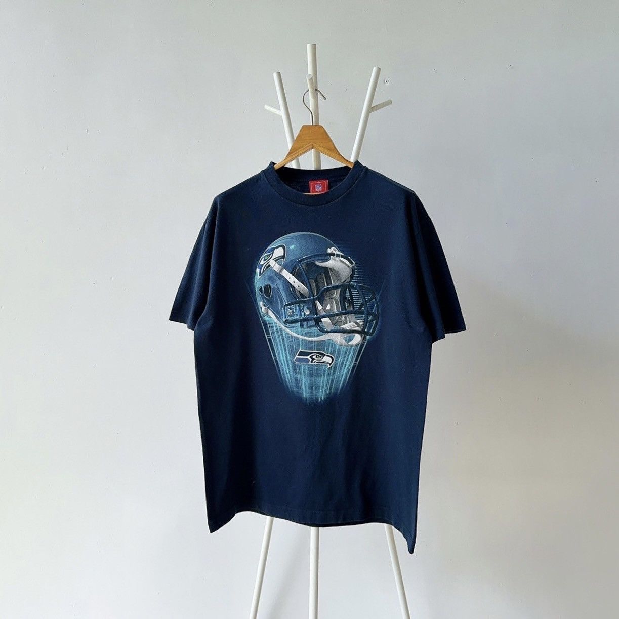 NFL × Vintage 00s Seattle Seahawks NFL t-shirt/ L Size US L / EU 52-54 / 3 - 1 Thumbnail
