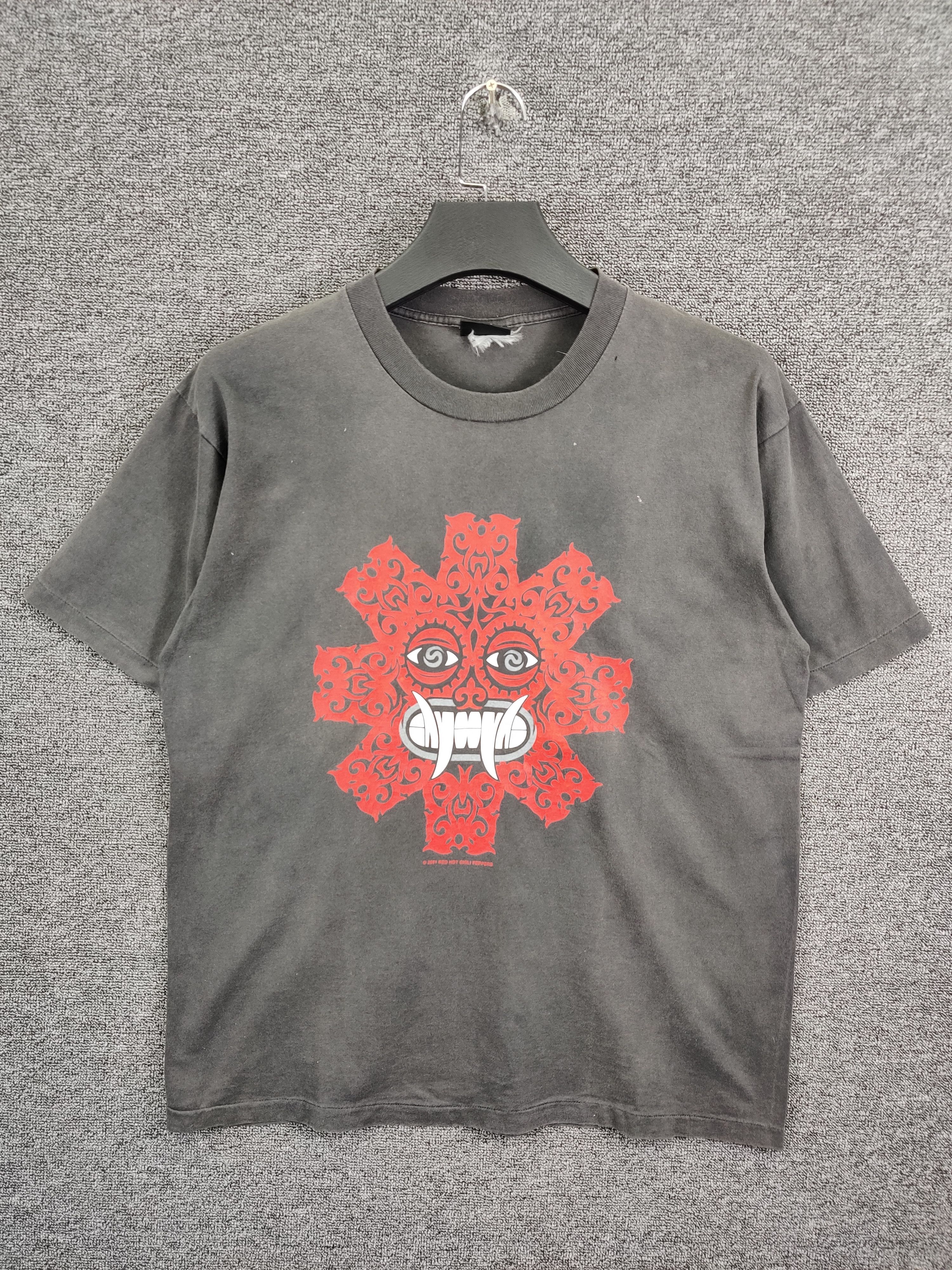 Band Tees Vintage Red Hot Chili Peppers Tee Tshirt Size US L / EU 52-54 / 3 - 1 Thumbnail