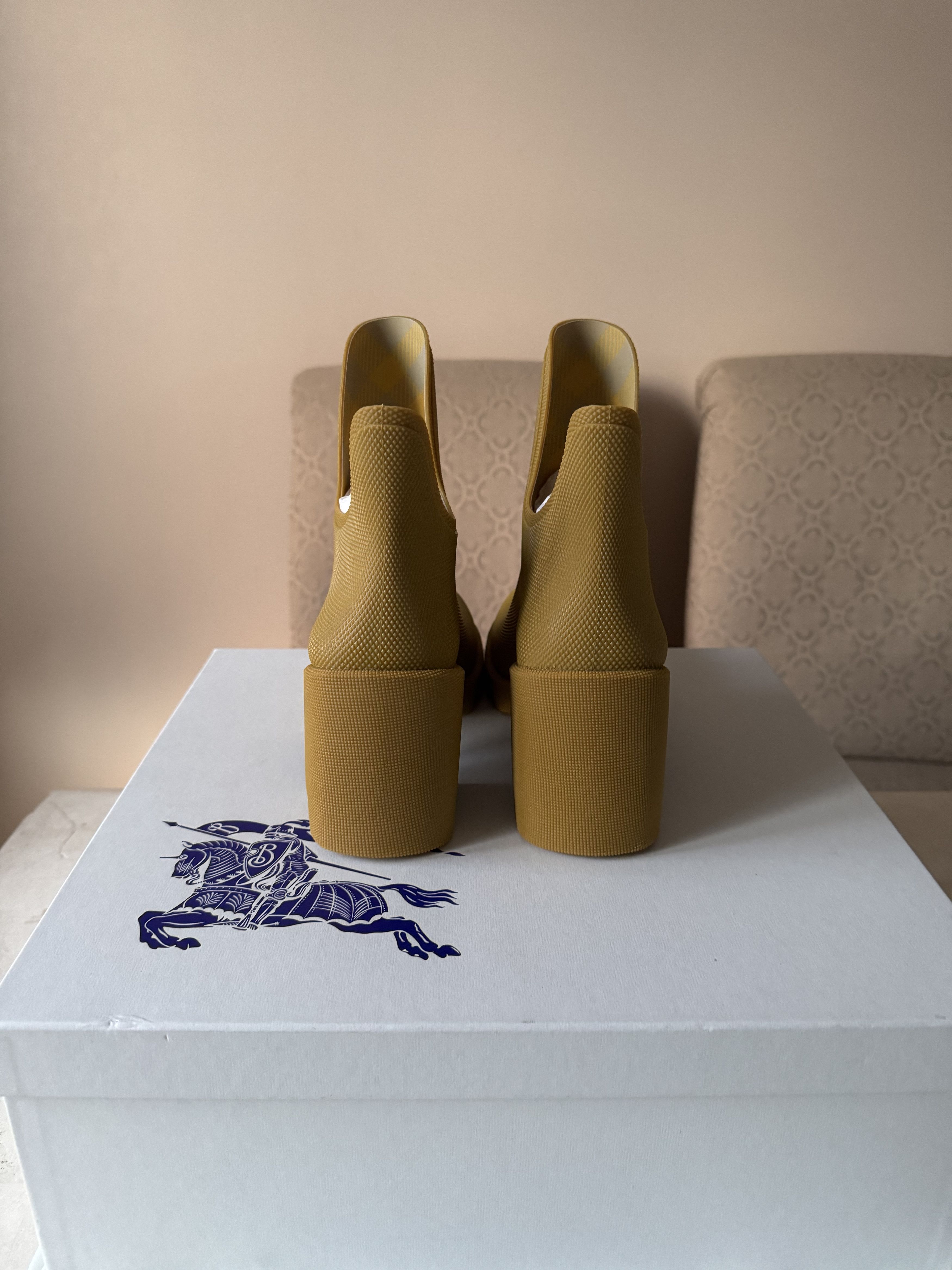 Burberry Burberry Marsh Size US 7 / IT 37 - 4 Thumbnail