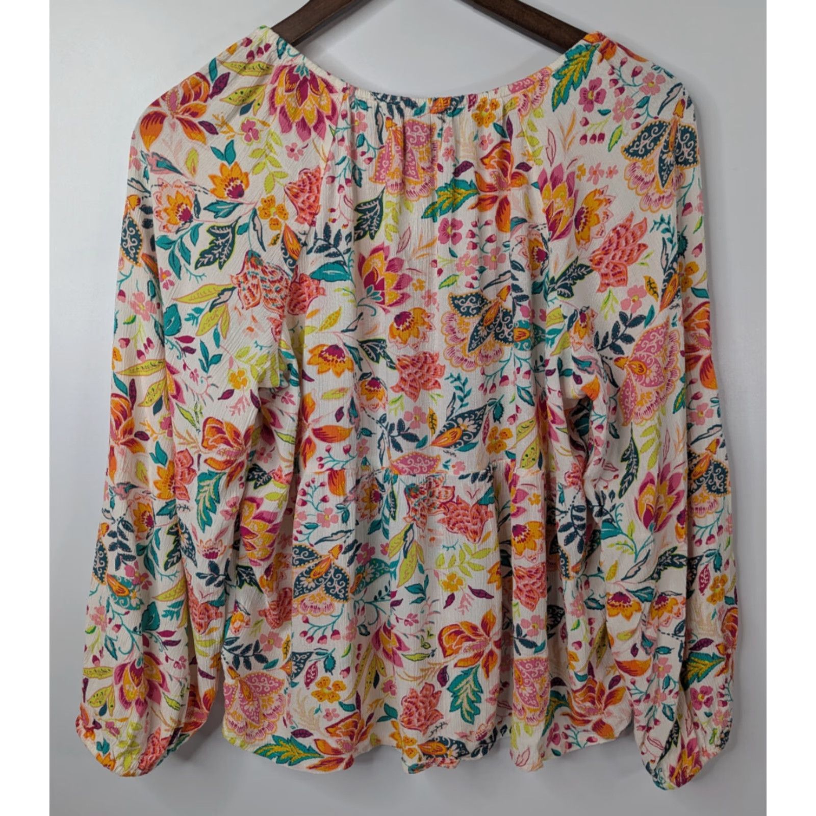 Old Navy **Old Navy Womens Size Large Multicolor Flared V-Neck Long Sleeve Top** User: Old Navy Womens Size Large Multicolor Flared V-Neck Long Sleeve Top Size L / US 10 / IT 46 - 4 Thumbnail