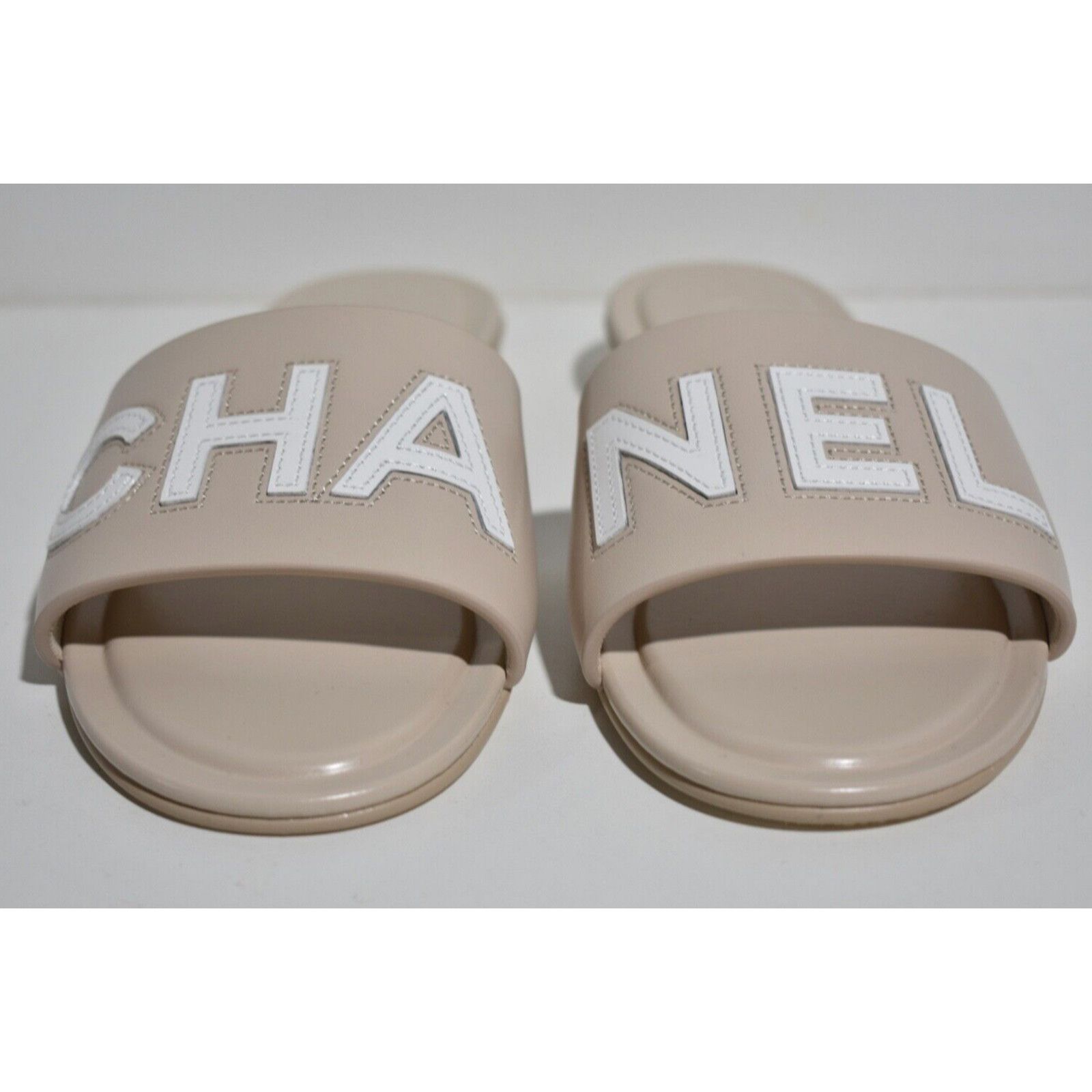 Chanel Chanel 23P Ivory White Leather CC Logo Letter Mules Slide Size US 9 / IT 39 - 9 Thumbnail