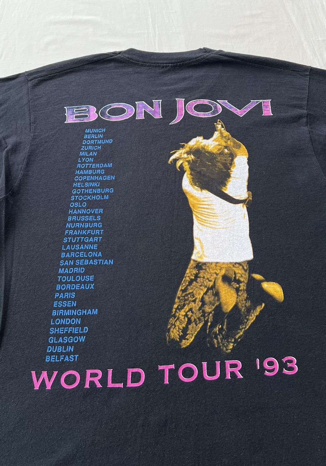 Band Tees Vintage 1993 Bon Jovi Keep The Faith Black T-shirt Size US L / EU 52-54 / 3 - 15 Thumbnail