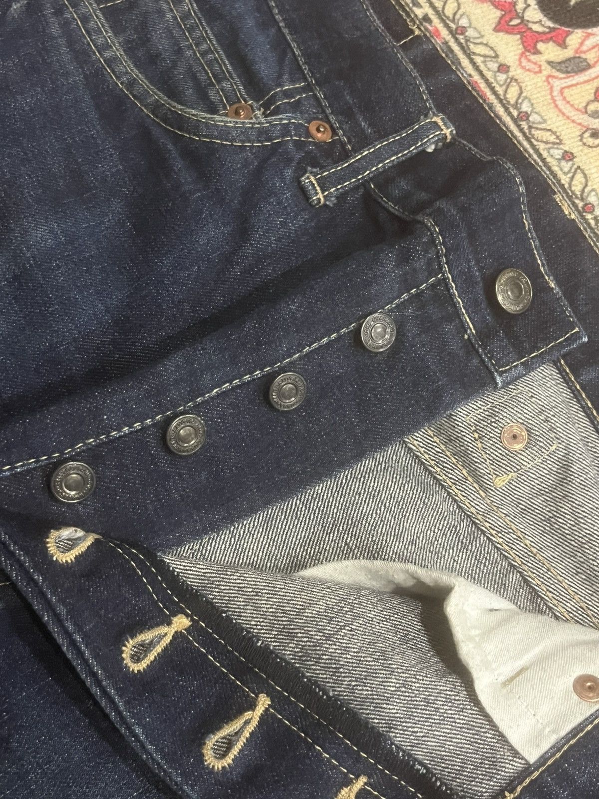 Vintage Japan Brand Dark Blue Faded Washed Buckle Back Selvedge Jean Size US 33 - 6 Thumbnail