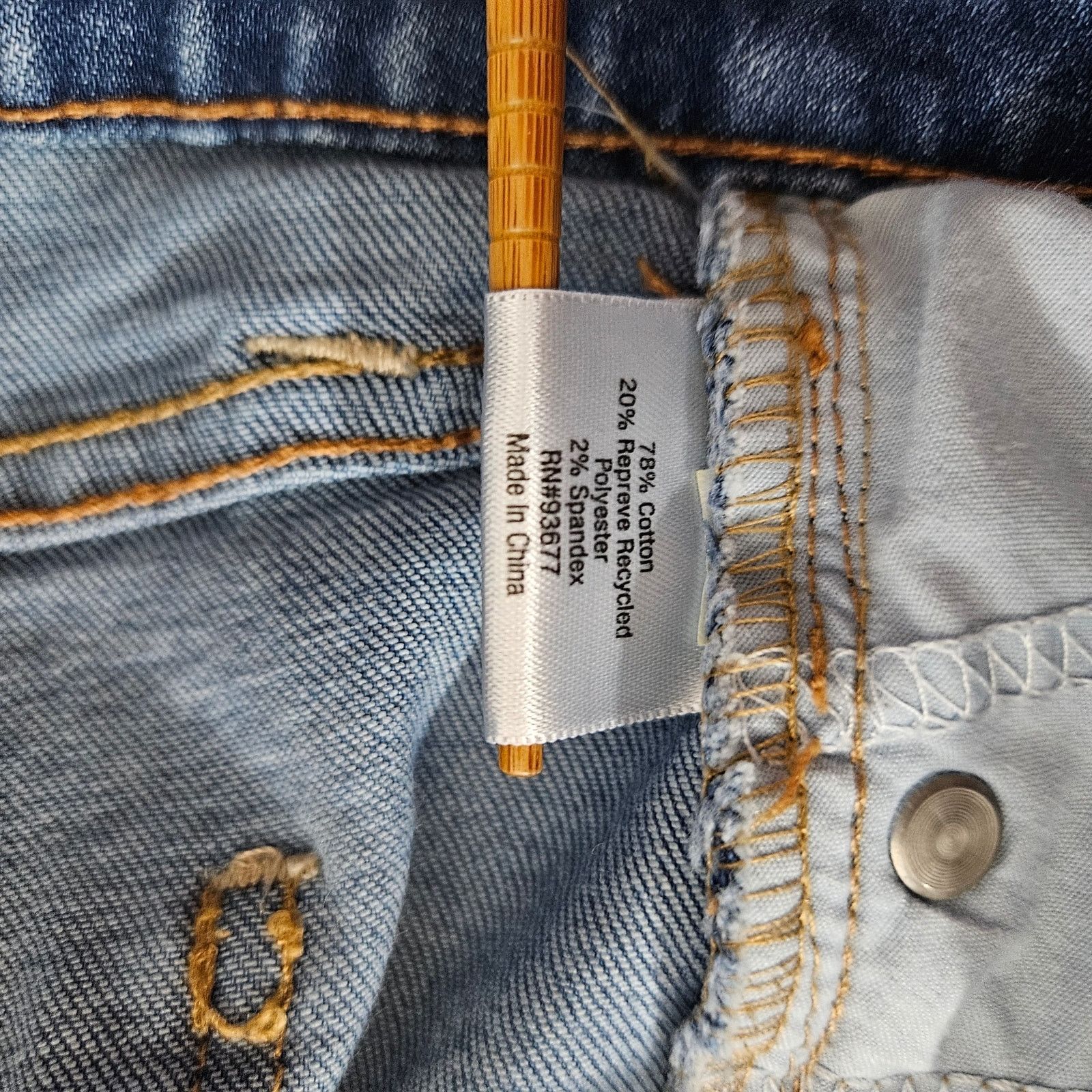 St. Johns Bay EUC St. John's Bay Mid Rise Relaxed Capri Jeans Sz. 8Px20 Size 30" / US 8 / IT 44 - 6 Thumbnail