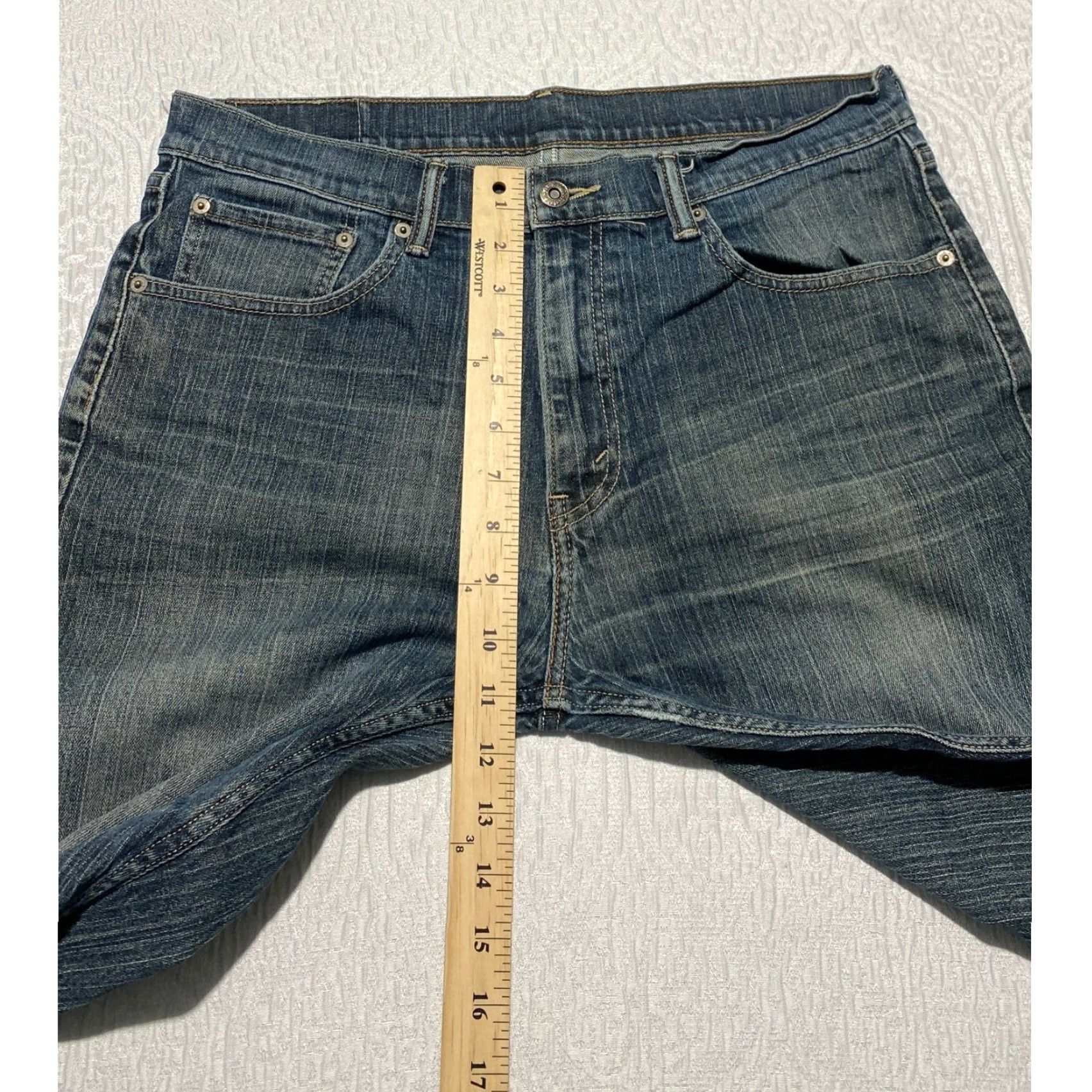 Levi's Levi's 505 Regular Fit Jeans Men W33 L30 Medium Wash Blue Denim Cotton Straight Stock Power: Logo Size US 33 - 7 Thumbnail