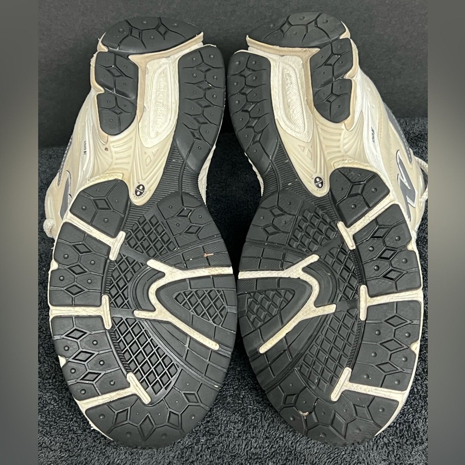 New Balance New Balance 2002R Shoes Sandstone/Magnet SIZE 7Y WOMEN 8.5 Size US 8.5 / IT 38.5 - 7 Thumbnail