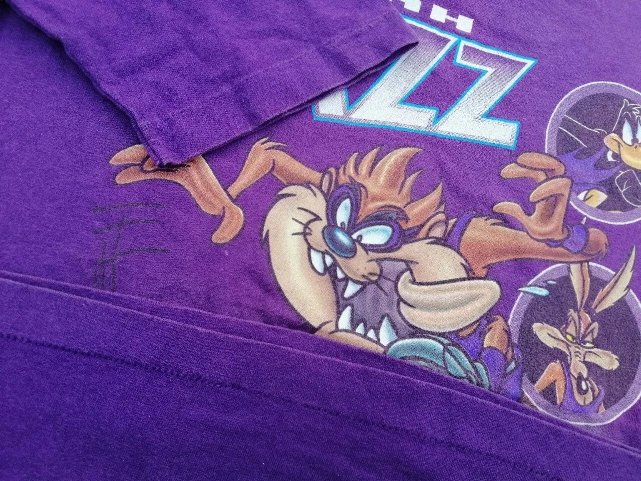Other 1990s looney tunes nba utah jazz tazmanian devil space jam Size US M / EU 48-50 / 2 - 9 Thumbnail