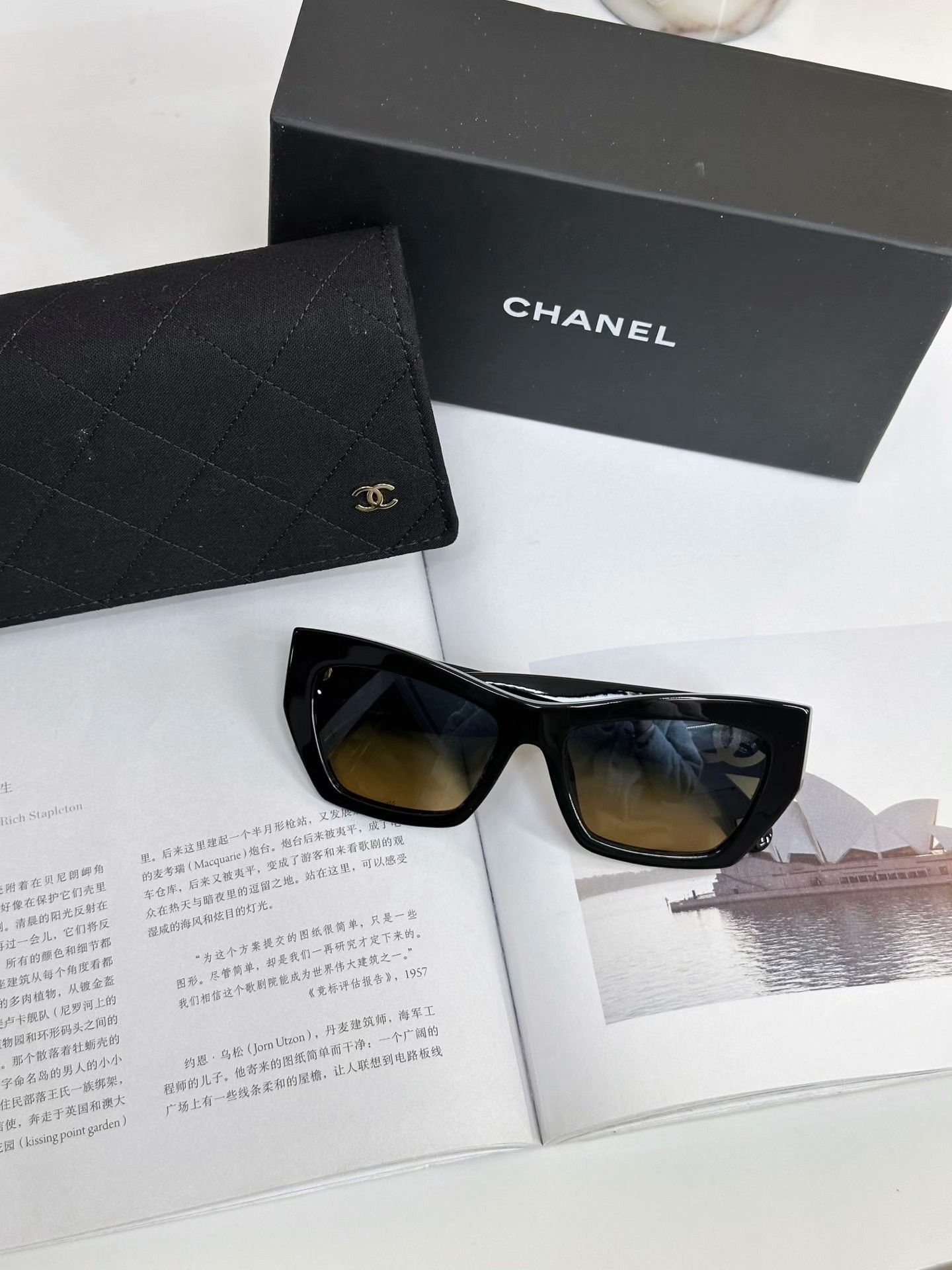 Chanel CHANEL Black Cat-Eye Sunglasses Size ONE SIZE - 1 Thumbnail