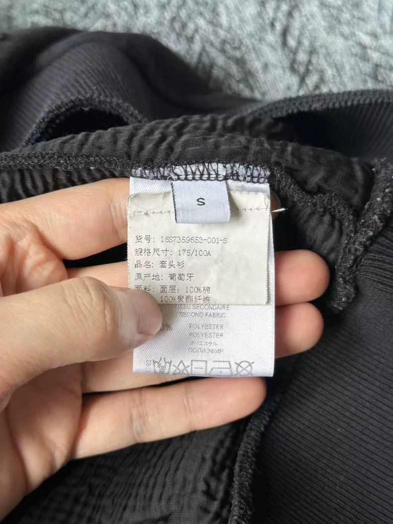 Givenchy Givenchy Black Large Hole Sweatshirt 2505-Nextarrow Size US S / EU 44-46 / 1 - 4 Thumbnail