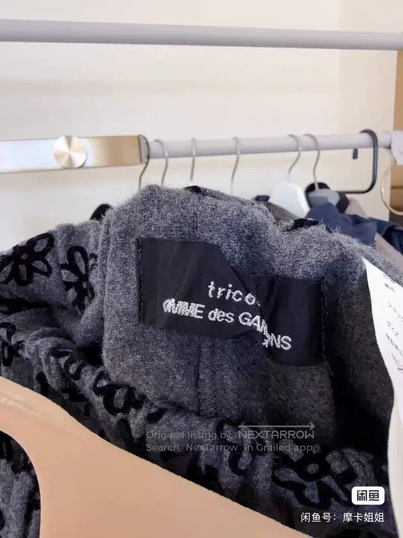 Comme des Garcons Comme Des Garcons size F Embossed printed wool slacks Size 25" / US 0 / IT 36 - 4 Thumbnail