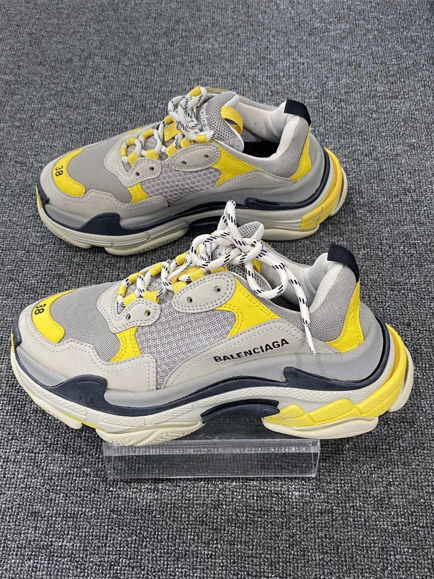 Balenciaga Balenciaga Triple S Dad Shoes 98 New 38 Yellow-Gray Size US 7.5 / IT 37.5 - 3 Thumbnail