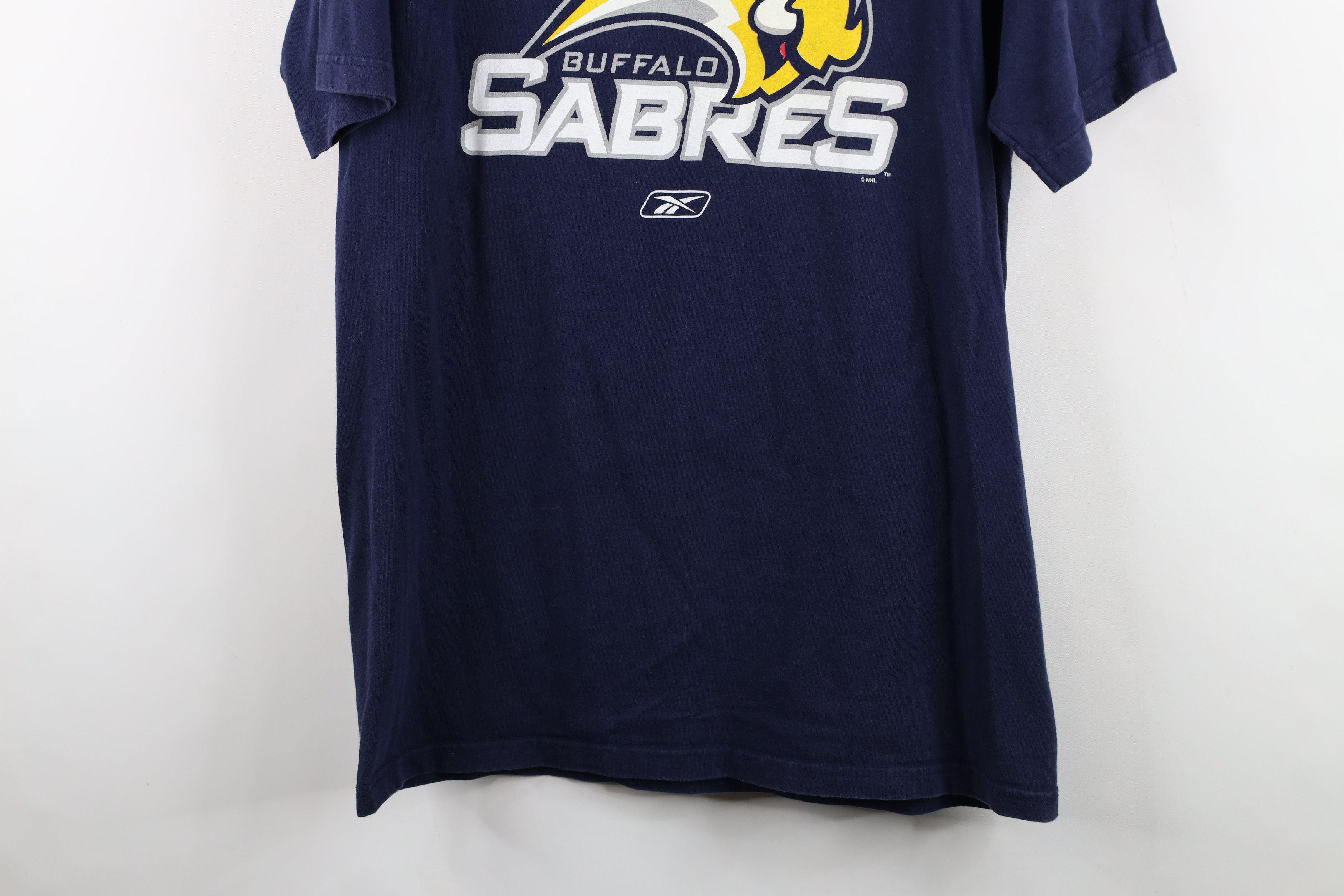 Reebok Vintage Reebok Buffalo Sabres Hockey Short Sleeve T-Shirt Size US M / EU 48-50 / 2 - 3 Thumbnail