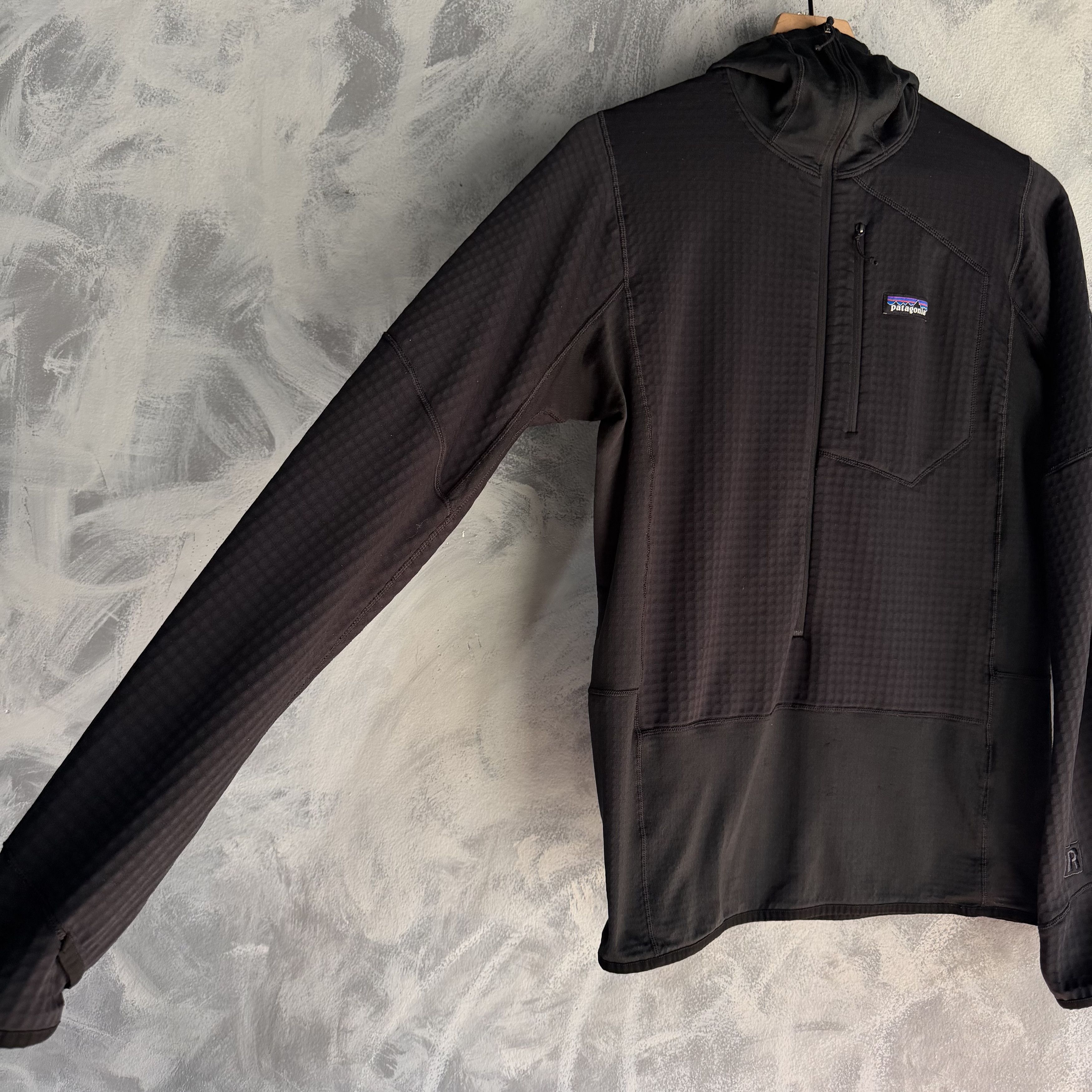Patagonia Patagonia R1 Pullover Fleece Hoodie Mens M Black Polartec Size US M / EU 48-50 / 2 - 2 Thumbnail