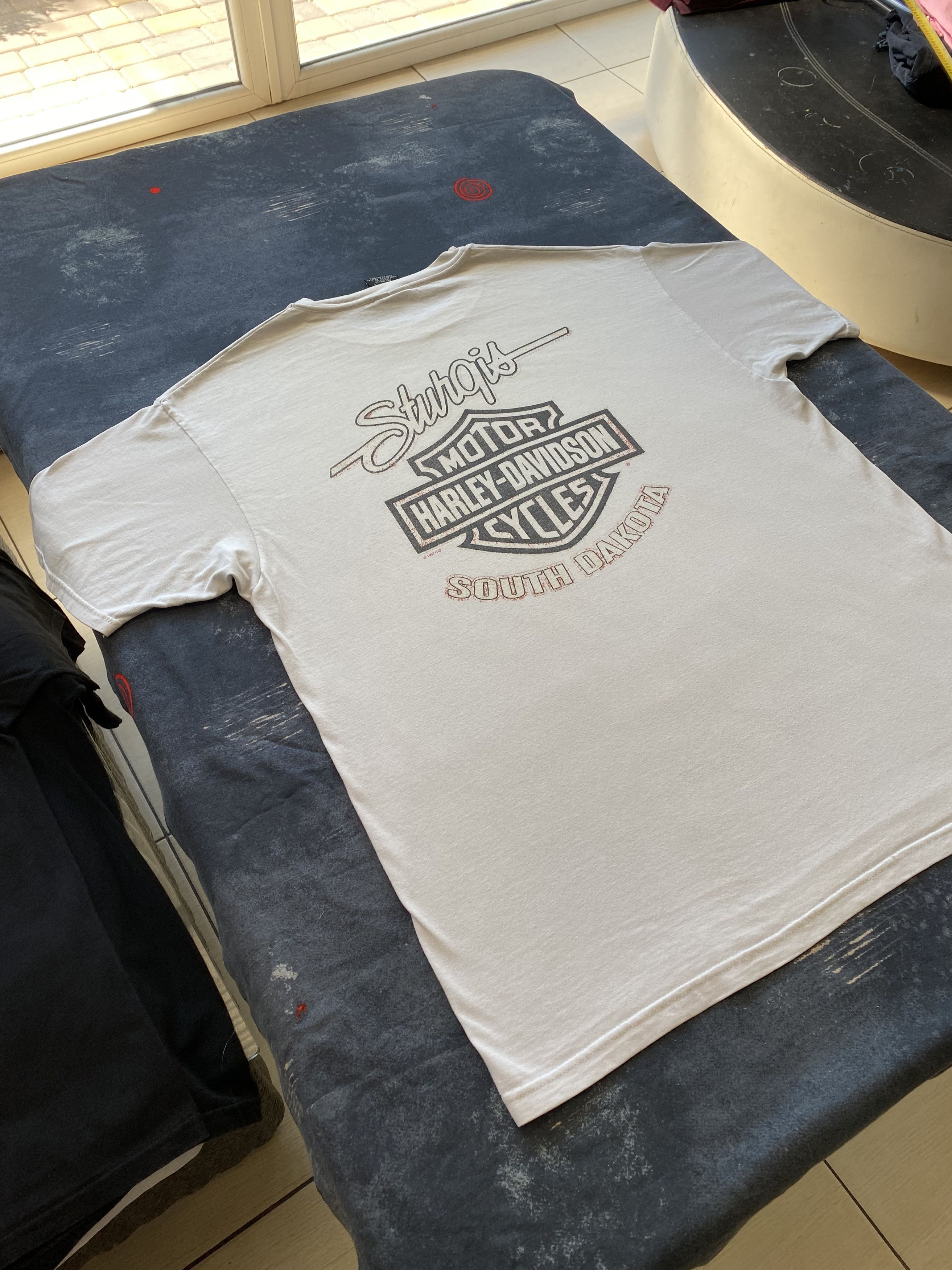 Harley Davidson × Vintage Vintage 1998 Harley Davidson Black Hills Sturgis T-shirt Size US XL / EU 56 / 4 - 21 Thumbnail