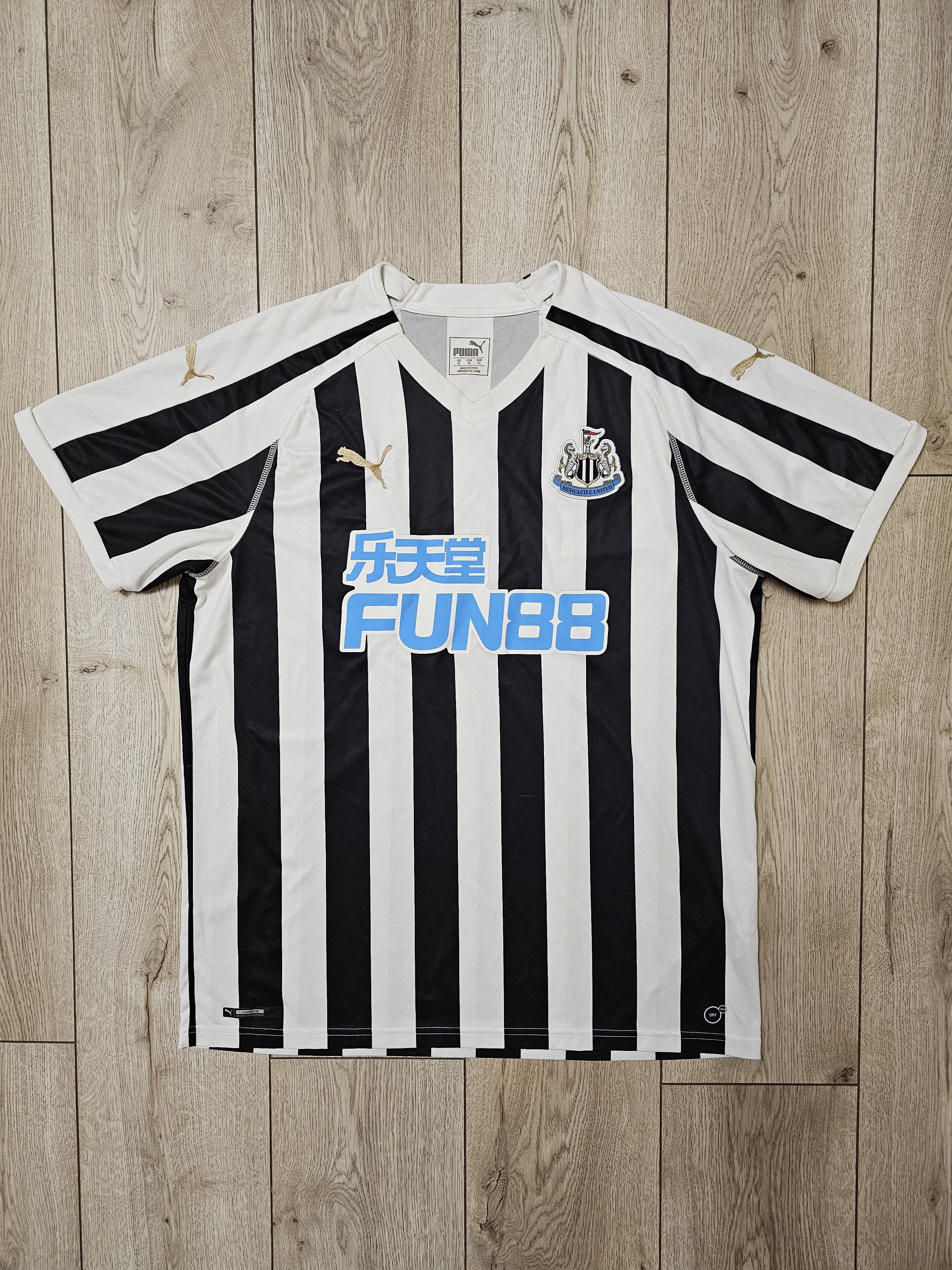 Puma NEWCASTLE UNITED 2018 2019 HOME FOOTBALL SHIRT SOCCER JERSEY Size US XL / EU 56 / 4 - 1 Thumbnail