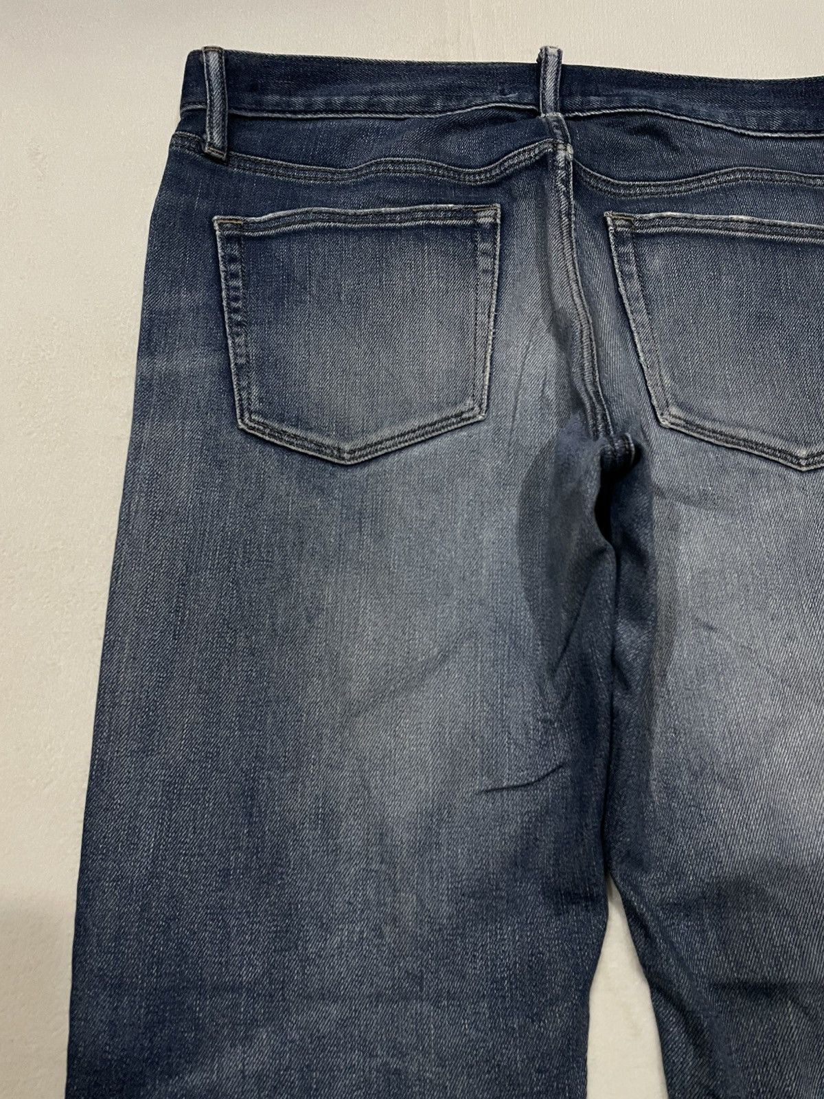 Uniqlo Vintage Uniqlo distressed faded dark blue jeans Size US 36 / EU 52 - 16 Thumbnail