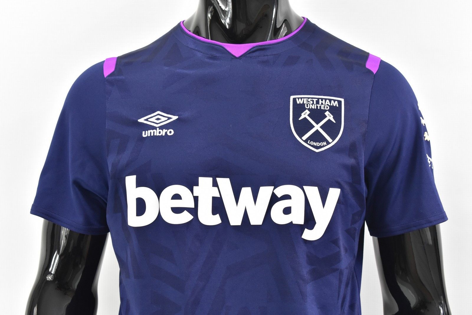 Umbro Umbro West Ham UnitedAway 3RD 2019-2020 Shirt m Size US M / EU 48-50 / 2 - 2 Thumbnail