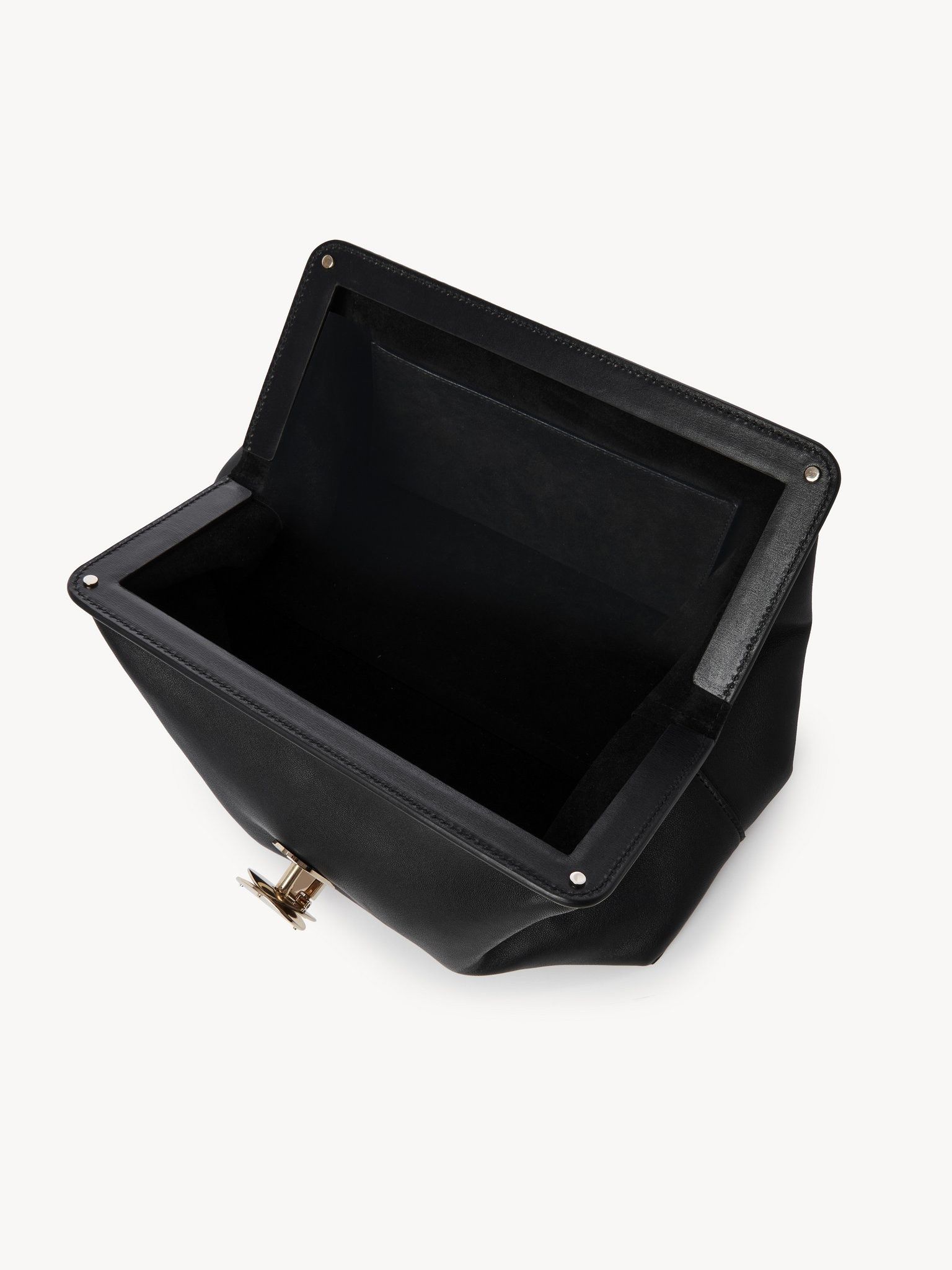 Chloe o1loc1c0325 Size: OS / CHC23 Penelope Clutch in Black Size ONE SIZE - 3 Thumbnail