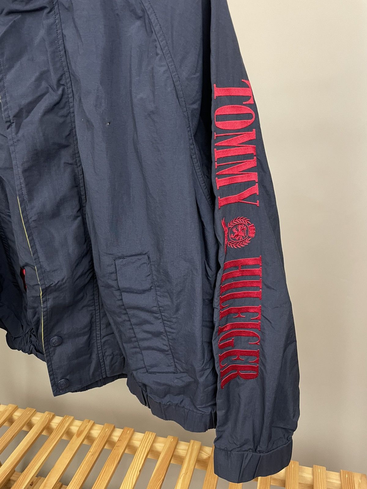 Tommy Hilfiger Vintage tommy hilfiger nylon jacket with big logo size M Size US M / EU 48-50 / 2 - 3 Thumbnail