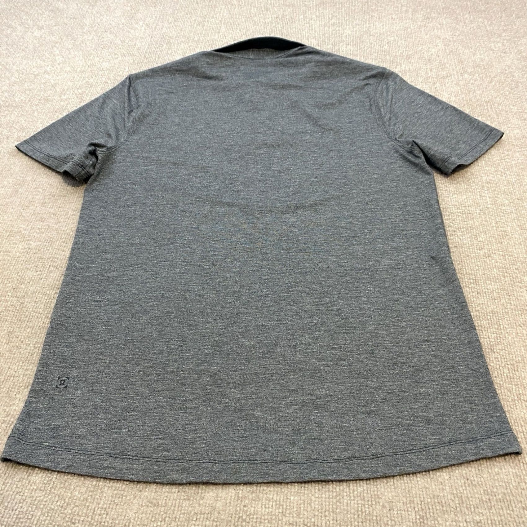 Lululemon Lululemon Polo Shirt Mens Large Gray Performance Golf Athletic Stretch Logo Shirt Size US L / EU 52-54 / 3 - 5 Thumbnail