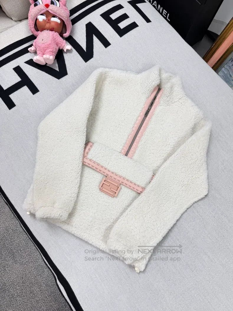Fendi Fendi Fur-lined hoodie in beige with pink accents, featuri Size XS / US 0-2 / IT 36-38 - 1 Thumbnail