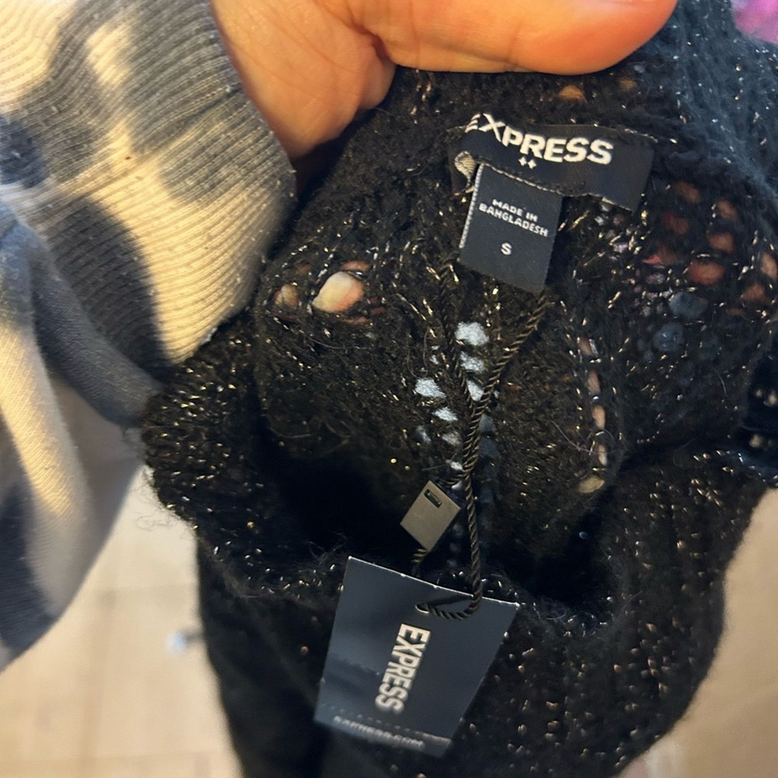 Express Nwt Express Black Metallic Cable Knit Mock Neck Sweater Size S / US 4 / IT 40 - 3 Thumbnail