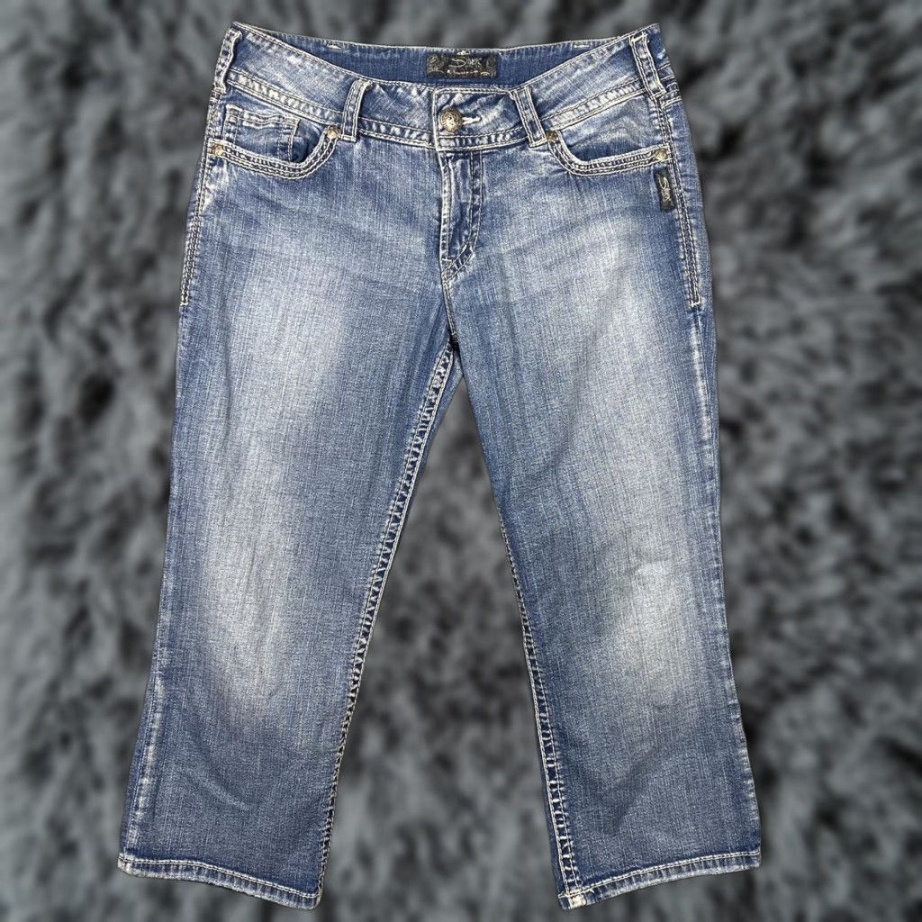 Silver Jeans Co. Silver SUKI SURPLUS Capri Jeans Womens Flap Pocket Thick Stitch Blue 29x20 Pockets Medium Wash US Made Size 29" - 1 Thumbnail
