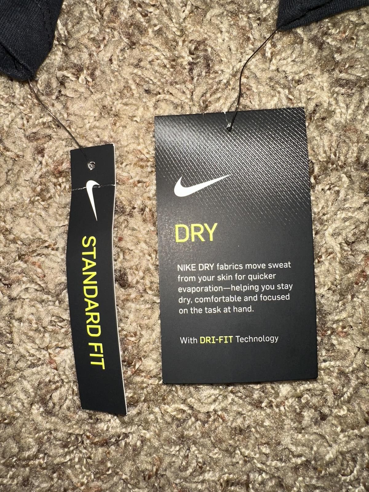 Nike Nike Men's Court Dri-Fit Graphic Black/Gold Tennis T-Shirt Size US S / EU 44-46 / 1 - 9 Thumbnail
