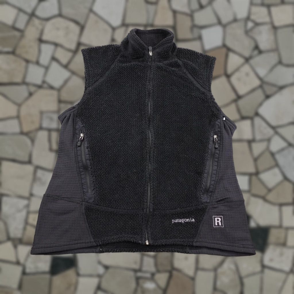 Patagonia VINTAGE Patagonia Vest Women L Black R2 Regulator Polartec Fleece Zip Up Y2K Size L / US 10 / IT 46 - 1 Thumbnail