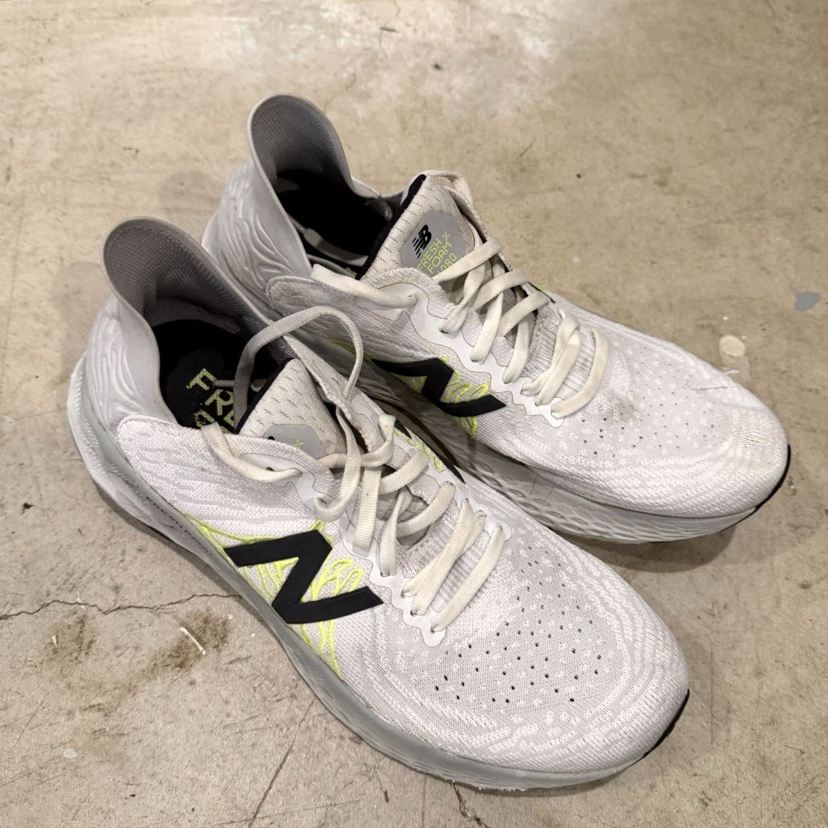 New Balance New Balance Fresh Foam 1080 V10 Womens 11 B Sneaker White Running W1080C10 Size US 9 / IT 39 - 2 Thumbnail