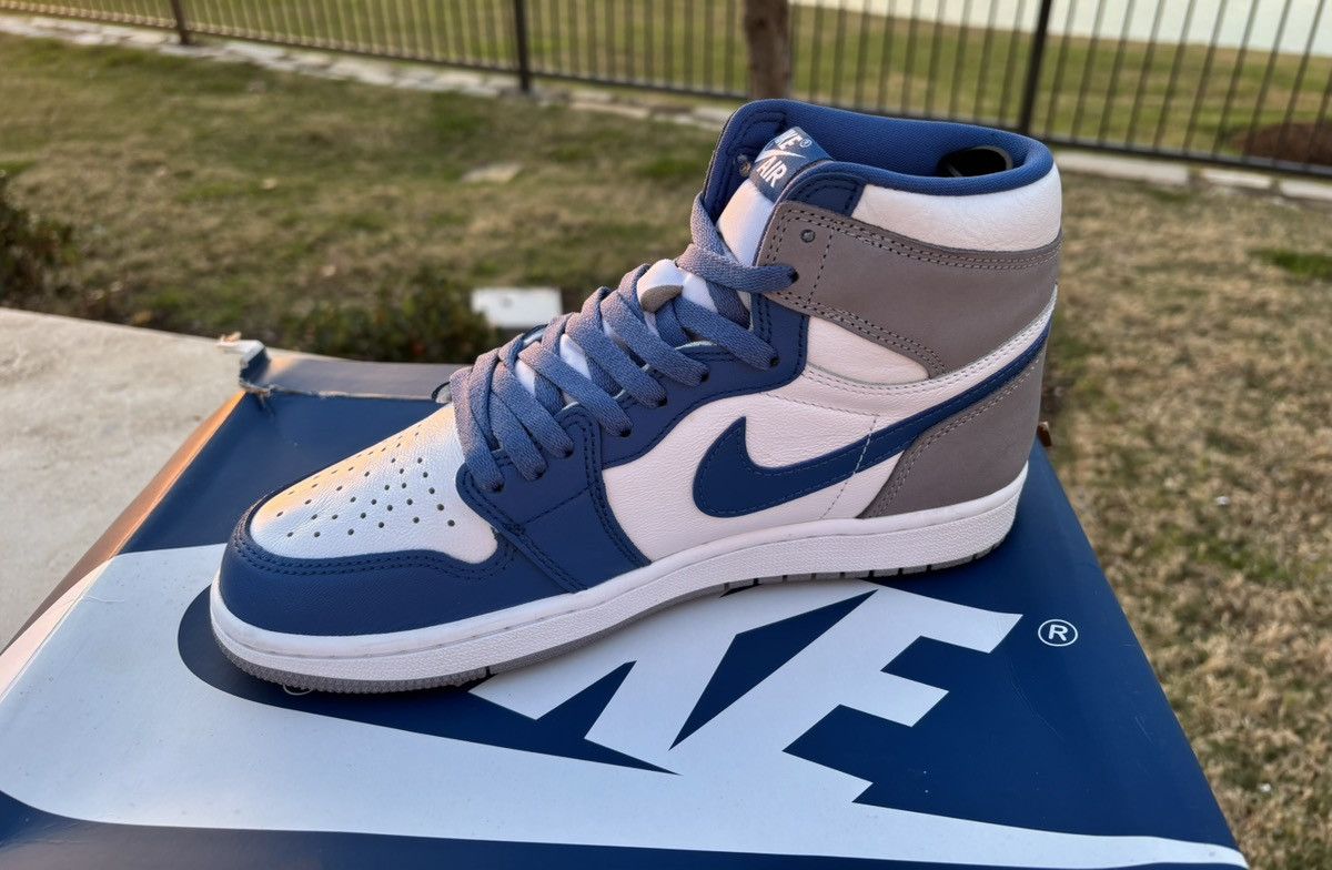 Jordan Brand Air Jordan 1 Retro High Og Size US 8.5 / EU 41-42 - 3 Thumbnail