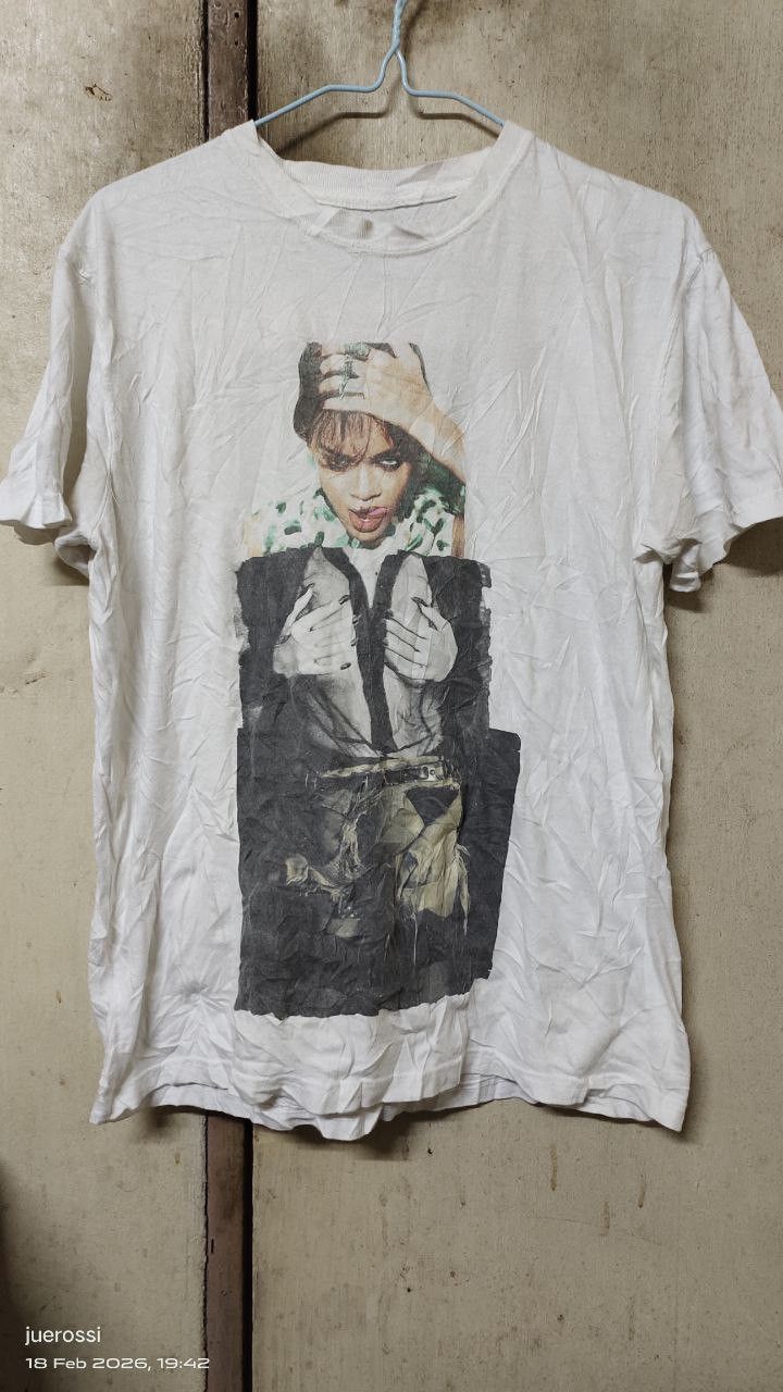 Limited Edition Rih-issue Rihanna Tee