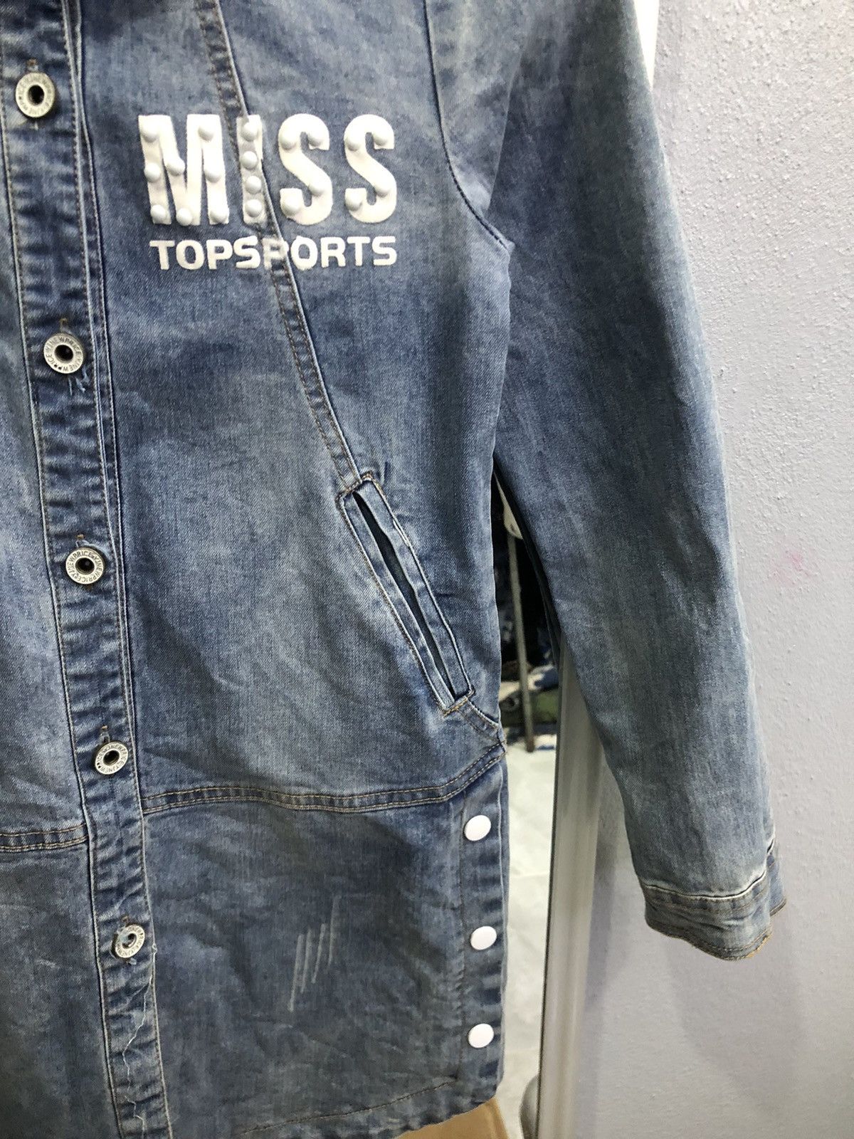 Japanese Brand Y2K Bobby Mall Rhinestone Denim Jacket Women Size XS / US 0-2 / IT 36-38 - 4 Thumbnail