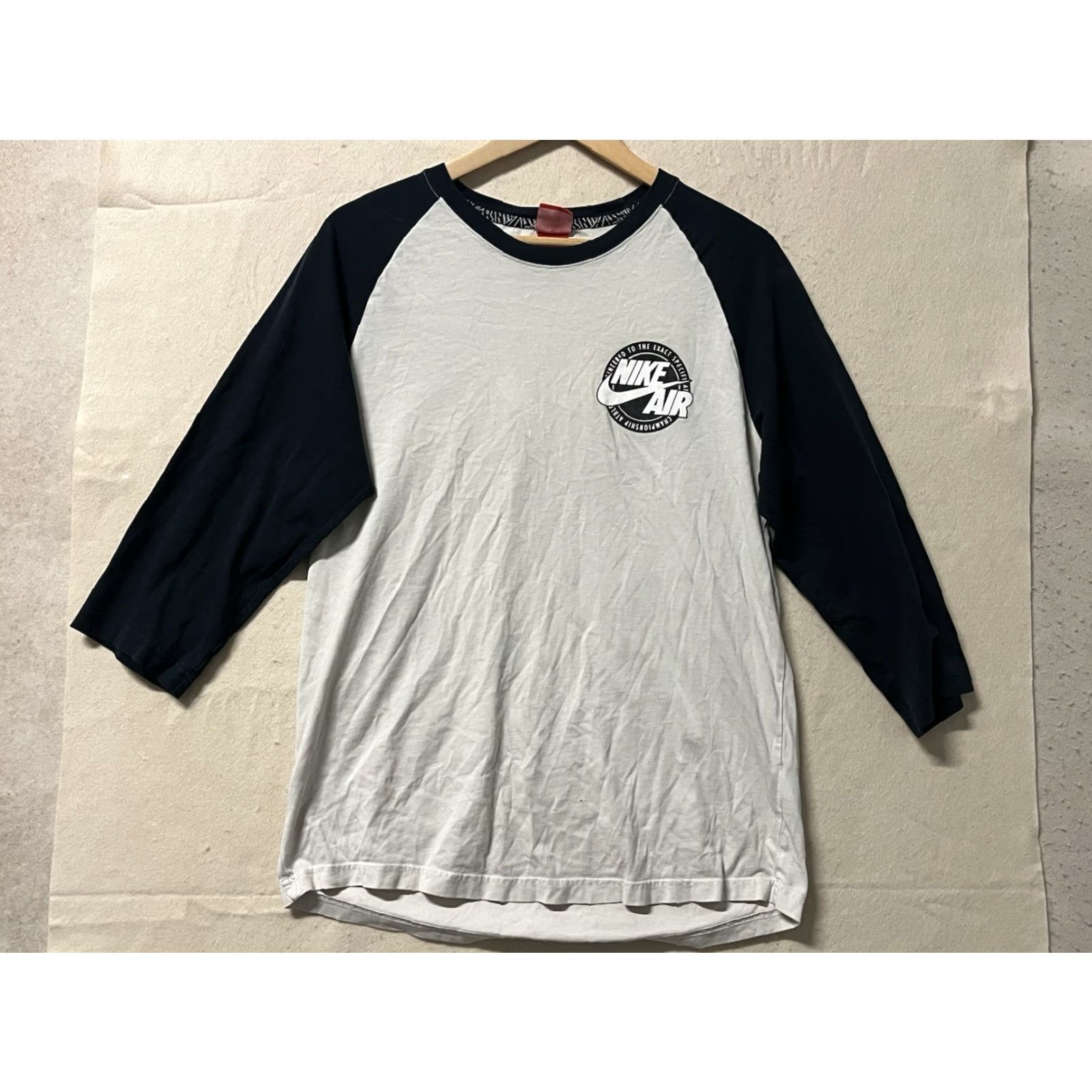 Nike VINTAGE Nike Air T-Shirt 3/4 Sleeve Crew Neck Size L Men Black White Distressed Shirt Size US L / EU 52-54 / 3 - 2 Thumbnail