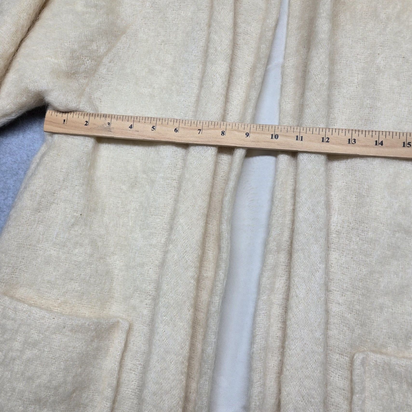 Vintage Emily Wetherby Coat Womens Medium Ivory Fuzzy Boucle Lined Pockets Belted Mid-Length Size M / US 6-8 / IT 42-44 - 6 Thumbnail