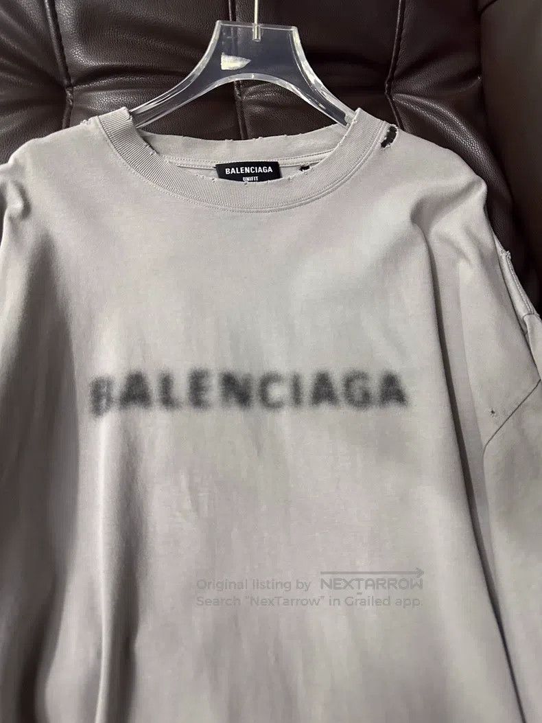 Balenciaga Balenciaga Blurry Letter Hole Short Sleeve T-Shirt Size US S / EU 44-46 / 1 - 1 Thumbnail
