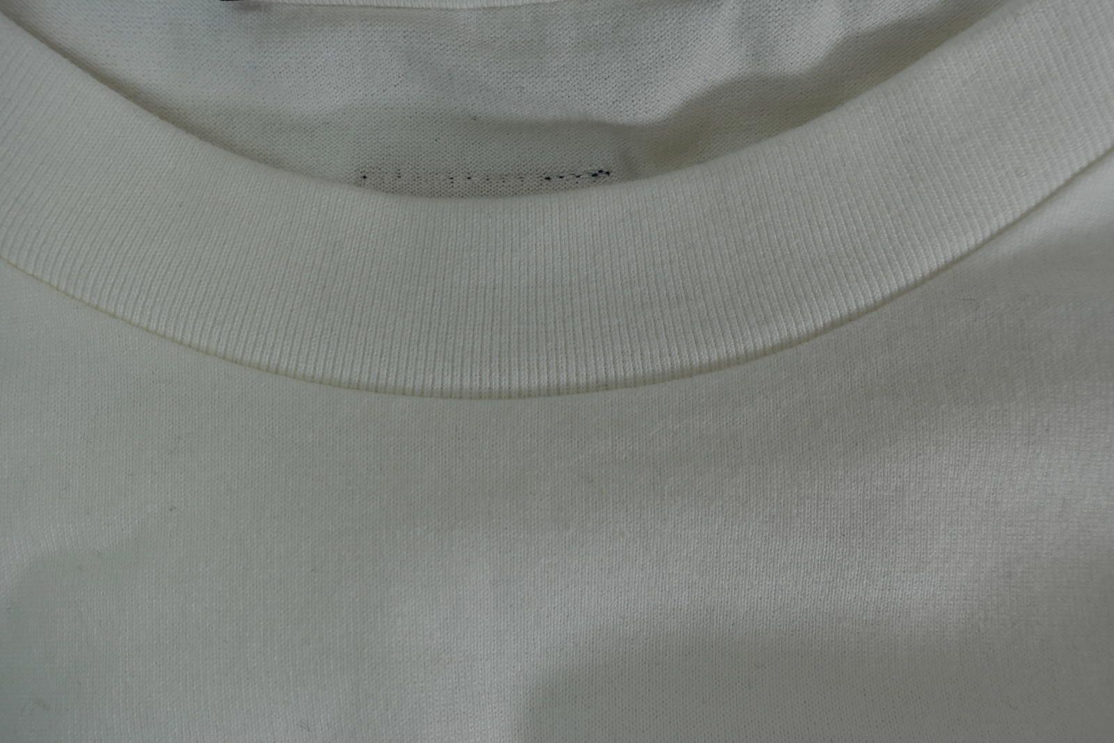 Louis Vuitton Louis Vuitton 'Le Monde Est A Vous" T-Shirt in White Size US XL / EU 56 / 4 - 2 Thumbnail