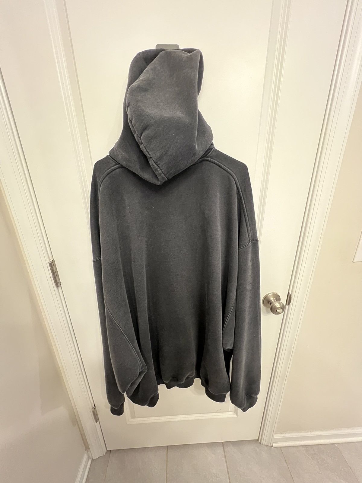 Vetements Vetements Limited Edition Hoodie Size US L / EU 52-54 / 3 - 2 Thumbnail