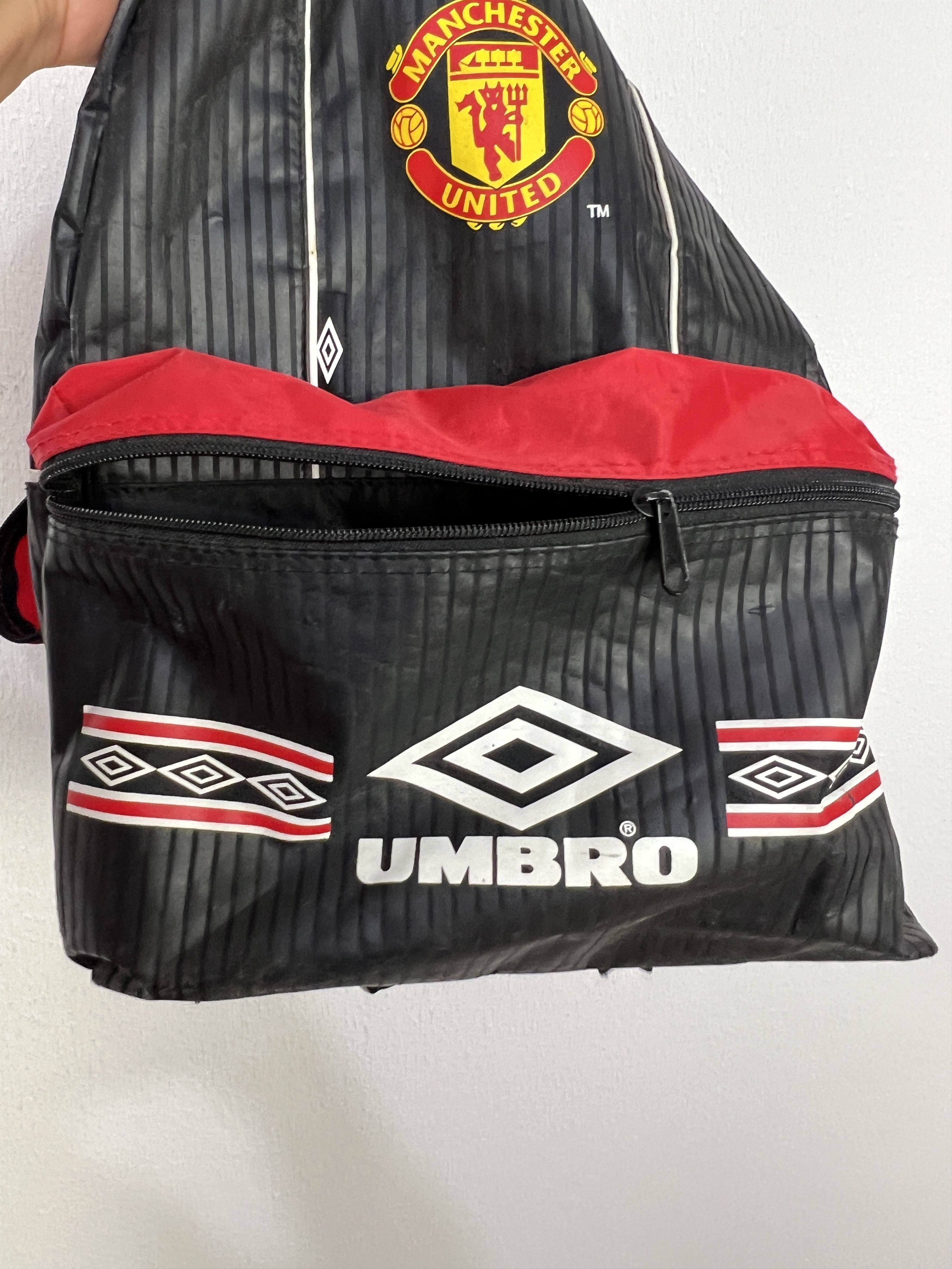 Umbro Vintage 90's Umbro Manchester United Backpack Rucksack Size ONE SIZE - 8 Thumbnail