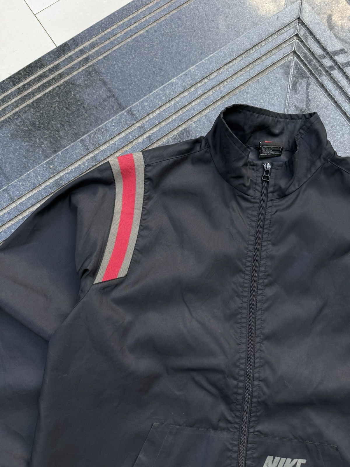 Nike 90’s NIKE RARE SWOOSH LOGO Y2K RETRO ZIPNYLON VINTAGE JACKET Size US M / EU 48-50 / 2 - 6 Thumbnail